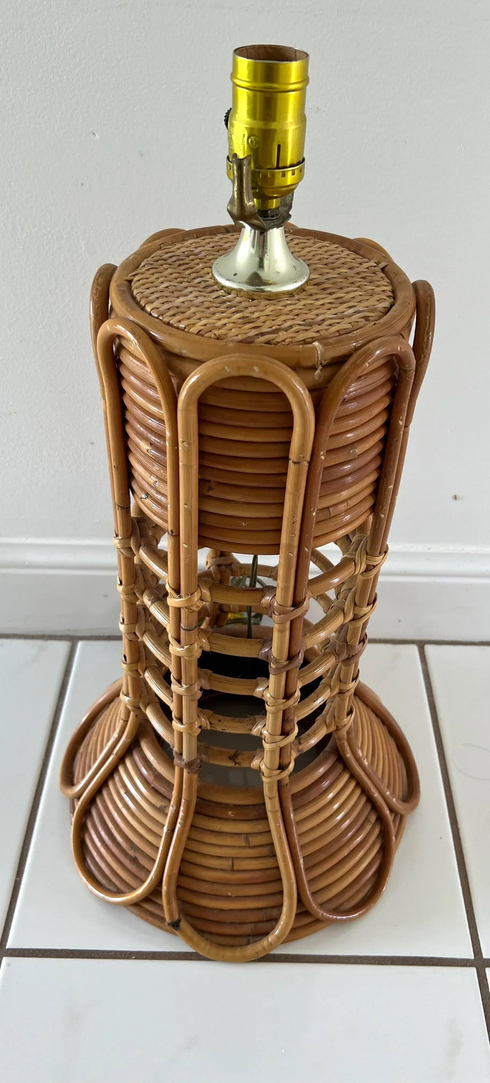 Vintage Stacked Rattan Table Lamp - 8