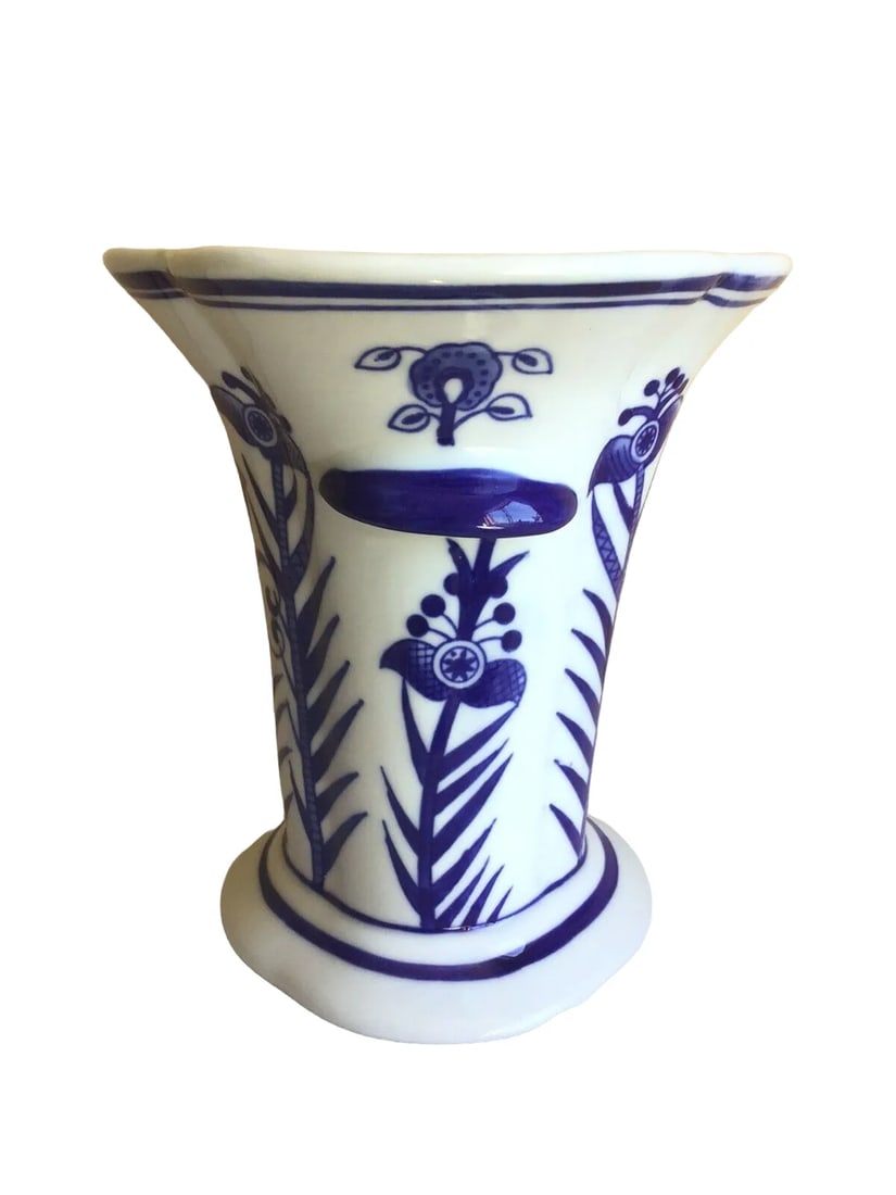 Vintage Chinoiserie Blue and White Porcelain Floral Flared Jardiniere Planter Vase - 2
