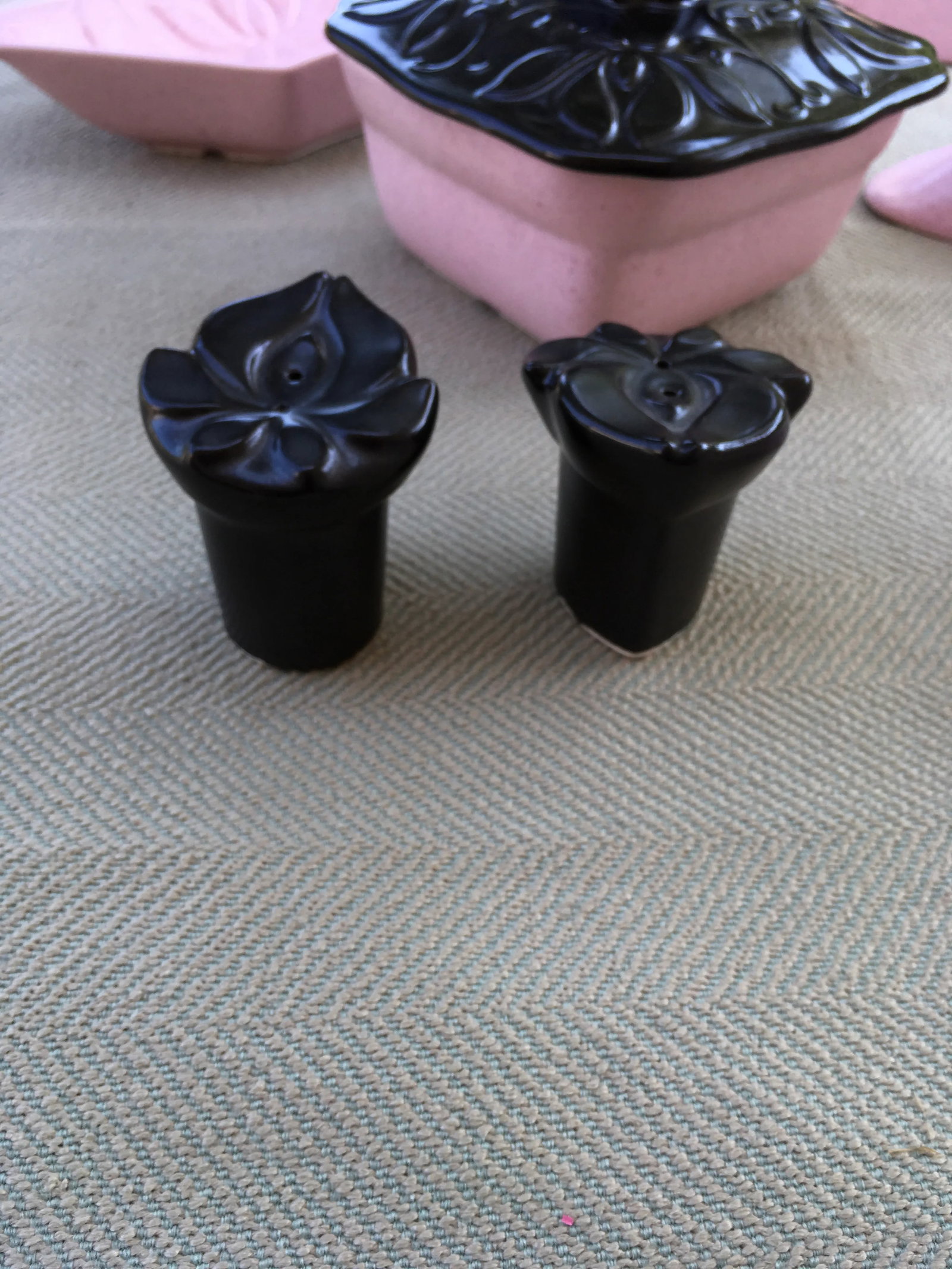 20th Century Art Deco Pink Ceramic Serving Set - 5 Pieces - 7