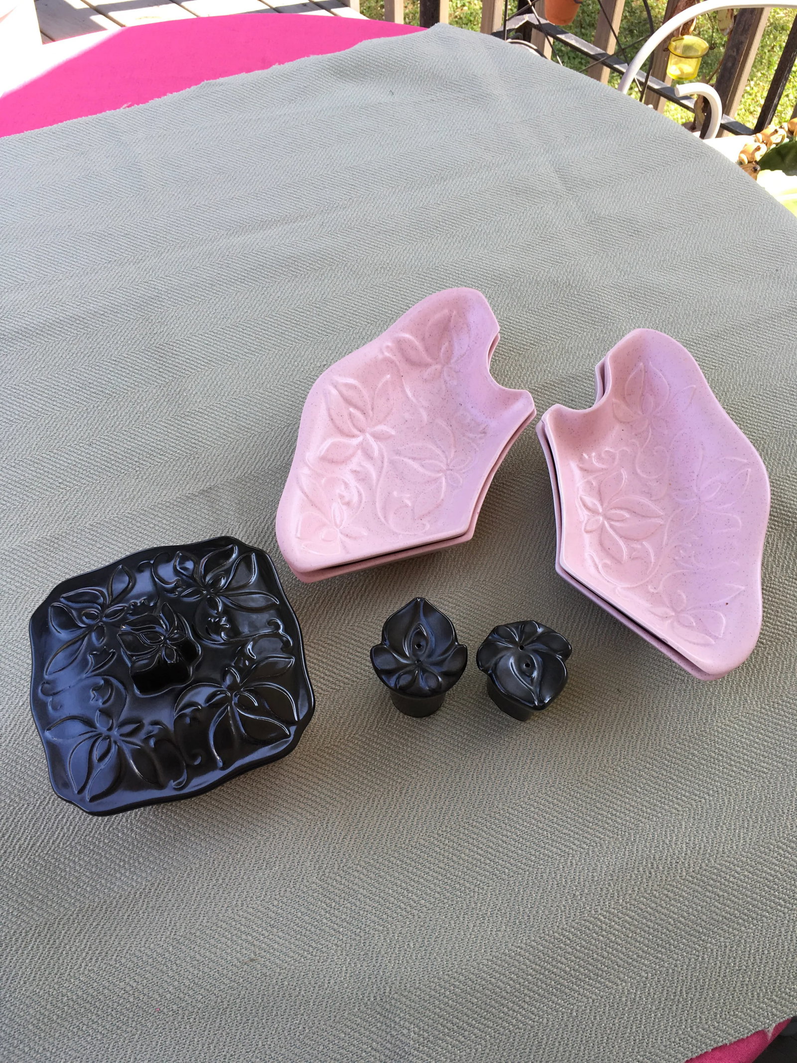 20th Century Art Deco Pink Ceramic Serving Set - 5 Pieces - 8