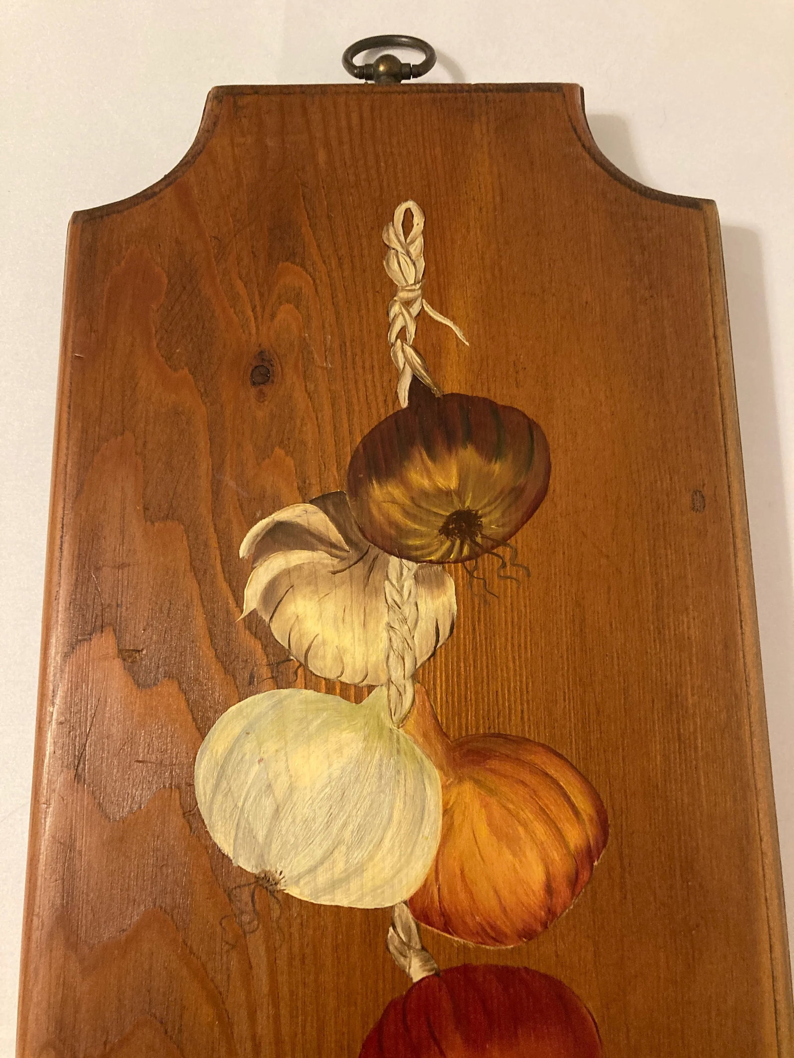 Vintage Midcentury Painted Wood Wall Hanging With Onions and Garlic - 2