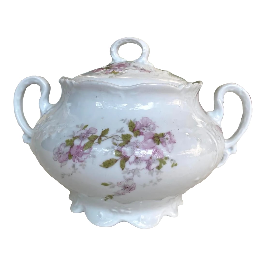 Late 20th Century Vintage Habsburg Austria Sugar Bowl With Lid - Purple Flowers, Scalloped: The HABSBURG Austria Sugar Bowl features charm with purple flowers, green leaves and a scalloped design. Habsburg is an Austrian brand known for its quality and craftsmanship in producing ceramic and