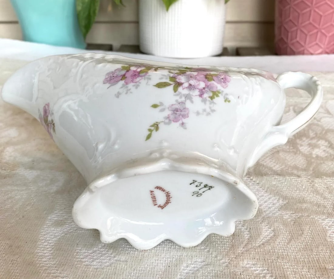 Late 20th Century Vintage Habsburg Austria Gravy Boat & Underplate - Purple Flowers, Scalloped - 5