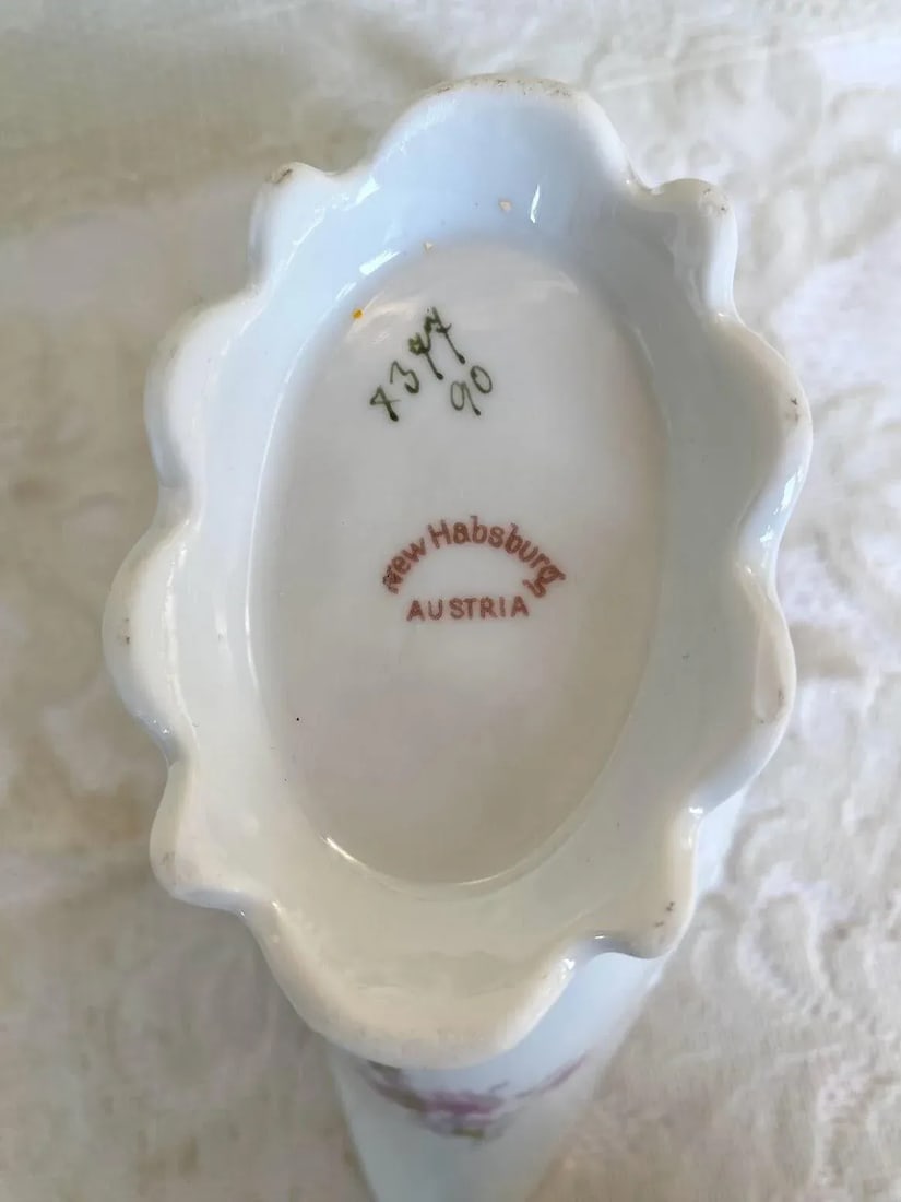 Late 20th Century Vintage Habsburg Austria Gravy Boat & Underplate - Purple Flowers, Scalloped - 6