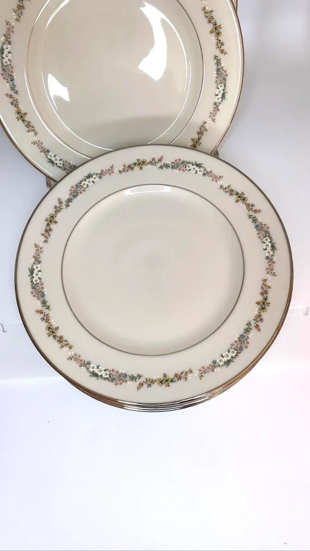 1990s Gorham Rondelle Floral Filigree Band on White, Pink and Blue Flowers, Platinum Rim Ivory Fine - 2