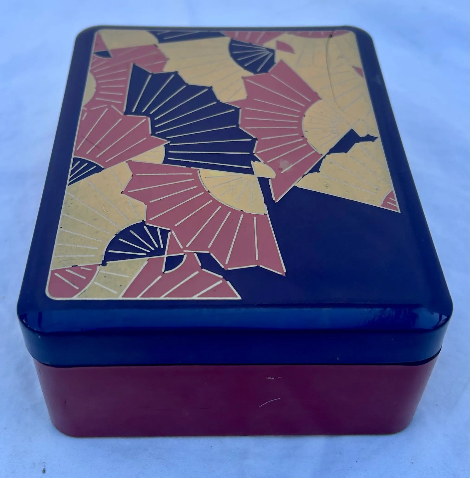Purple Lacquered Lidded Box With Japanese Fan Details - 9