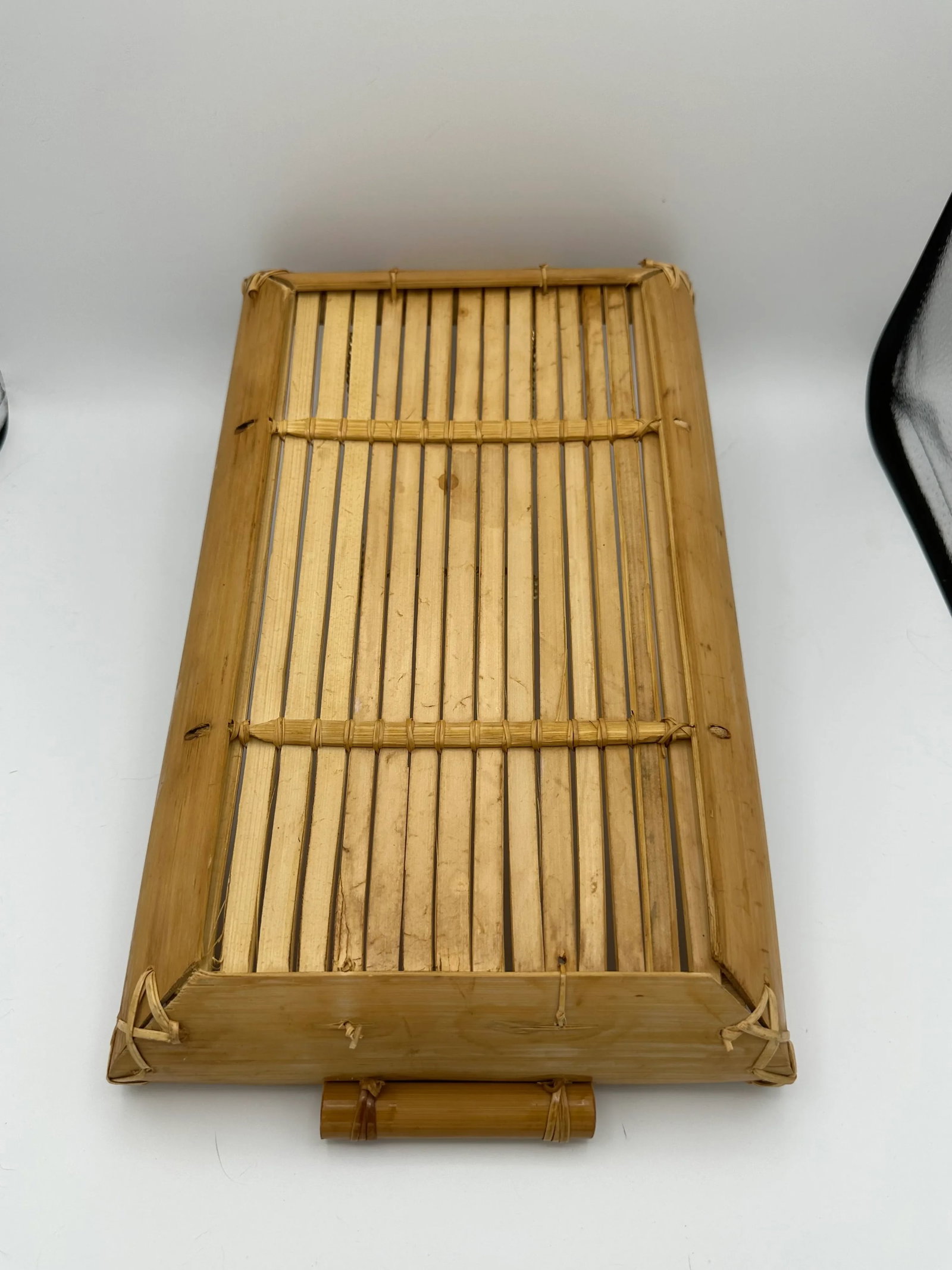 Mid 20th Century Light Bamboo Slat Lap Serving Tray With Cane Handle - 2