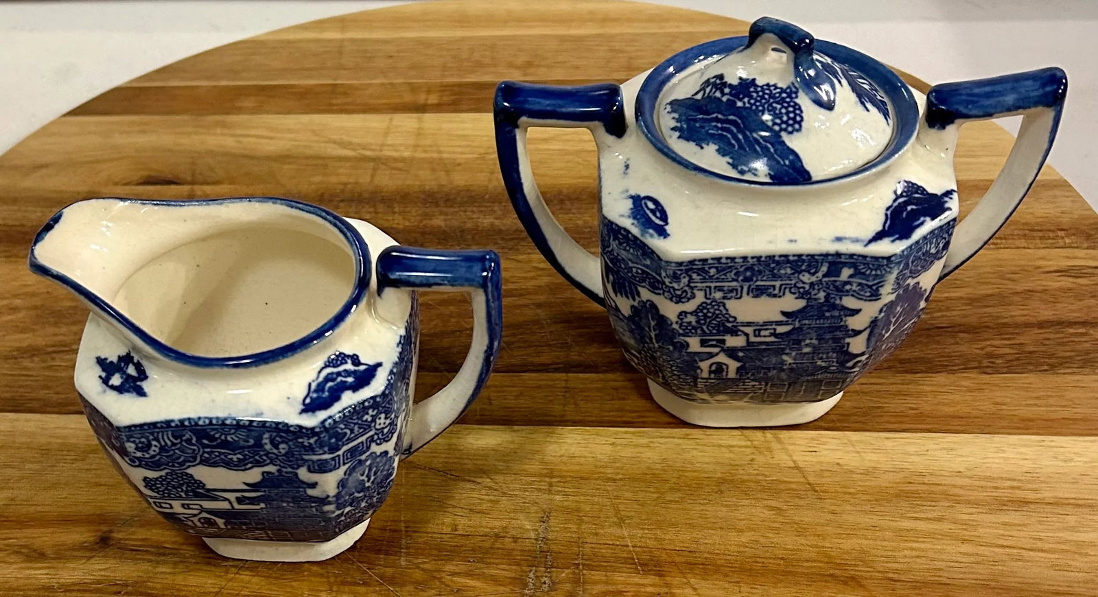 Art Deco Blue Willow Transferware Sugar and Creamer Set, 2 Pieces - 4