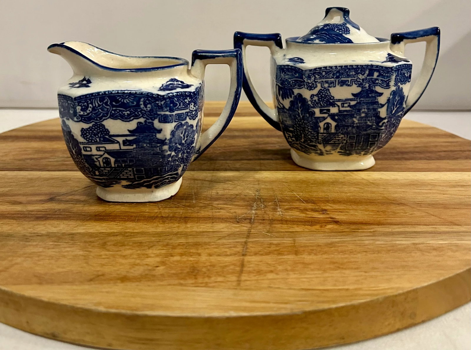 Art Deco Blue Willow Transferware Sugar and Creamer Set, 2 Pieces - 7