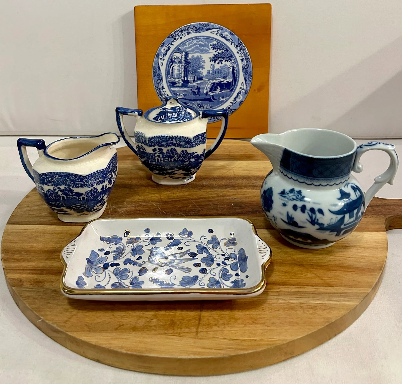 Art Deco Blue Willow Transferware Sugar and Creamer Set, 2 Pieces - 8