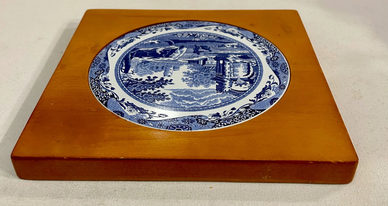 Late 20th Century Spode Blue and White Ceramic Plate and Wood Trivet - 7