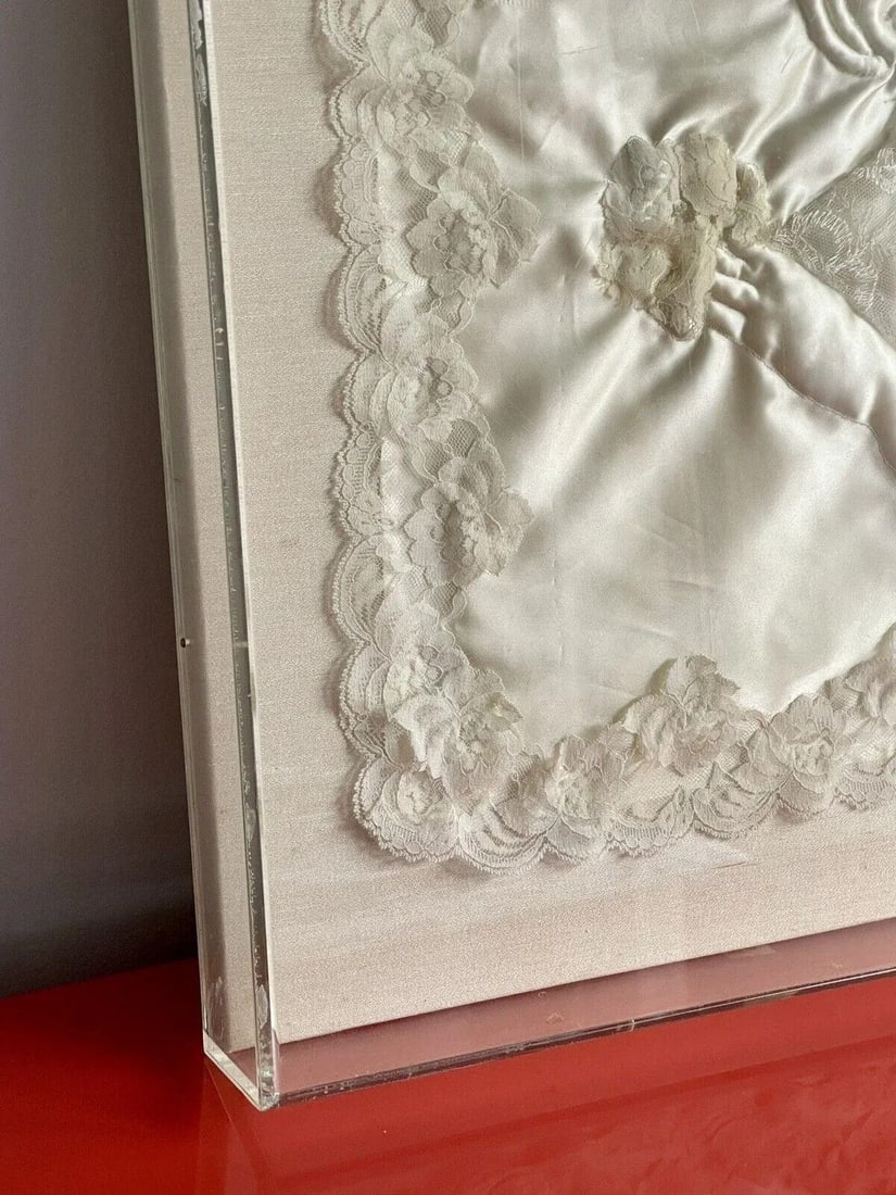 Dimensional Mixed Media Fabric Art Portrait Hand Quilted 1980s Lucite Box Frame - 3