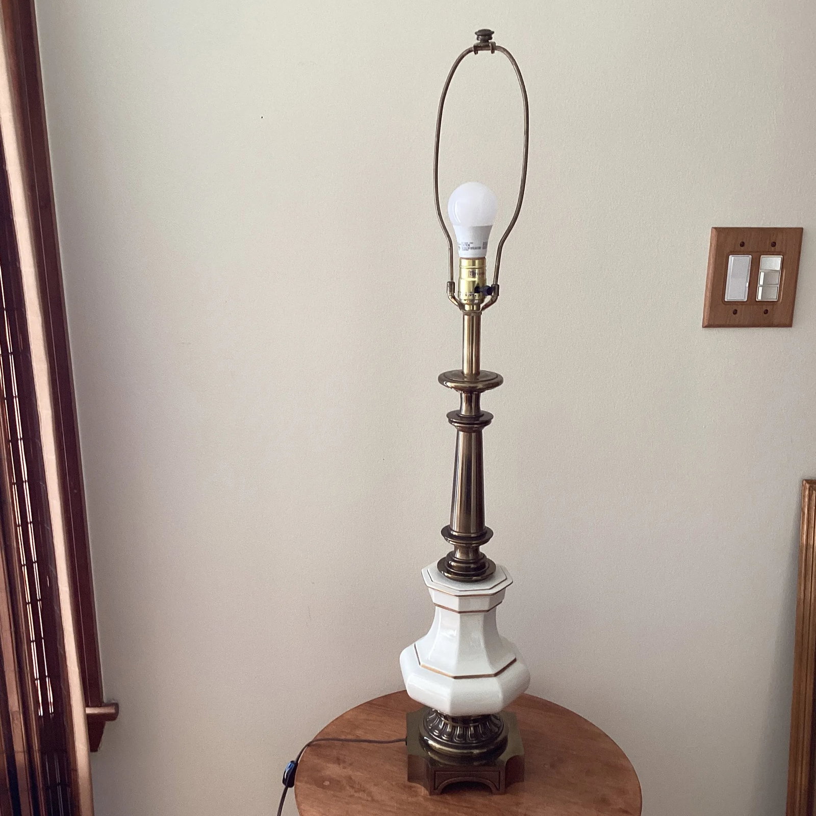 Vintage Stiffel Solid Brass & Bronze Ceramic Porcelain Lamp With Base - 13