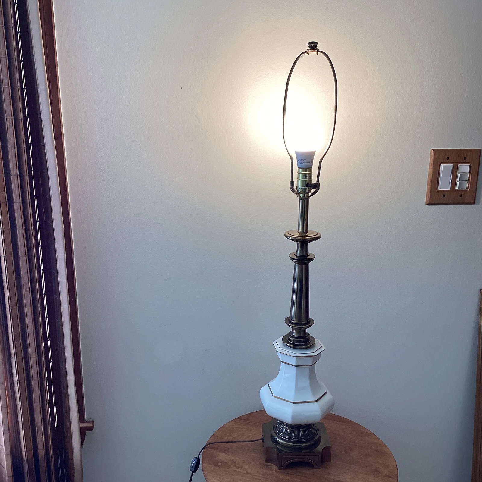 Vintage Stiffel Solid Brass & Bronze Ceramic Porcelain Lamp With Base - 2