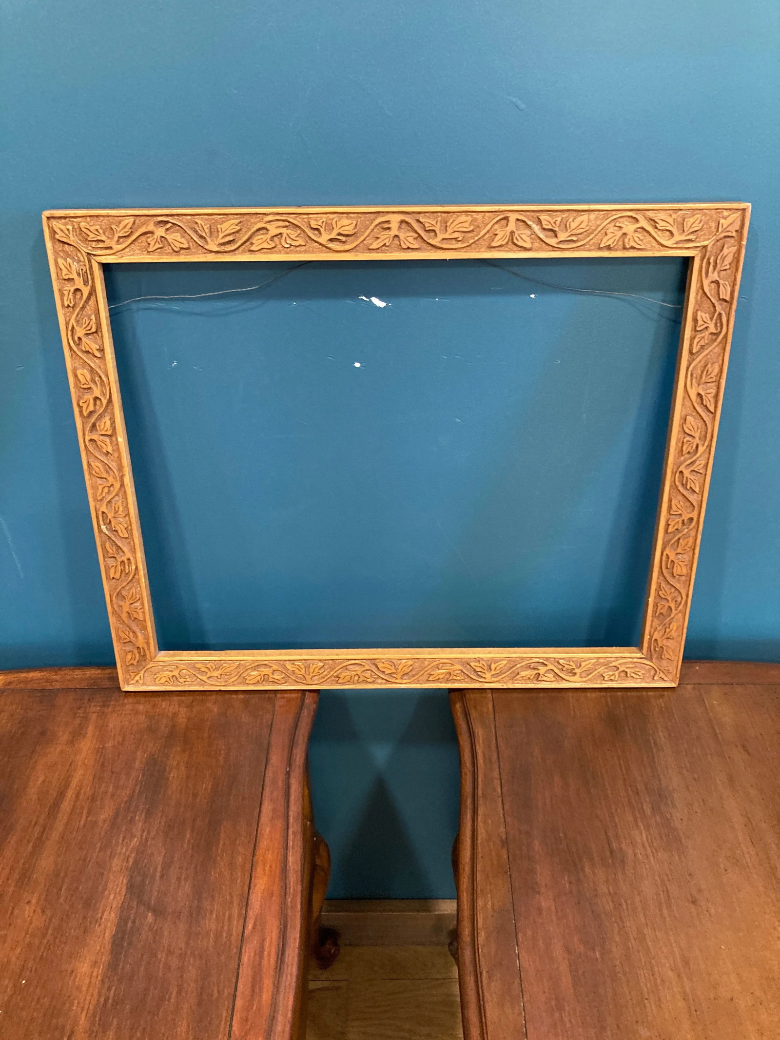 Early 1900's Hand Carved Wood Frame With Vines - 6