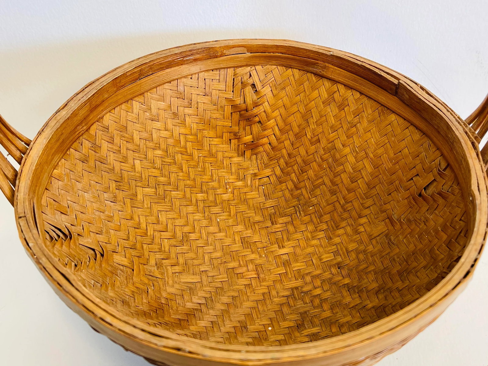 Vintage 1960s Handled Round Wicker Basket - 6