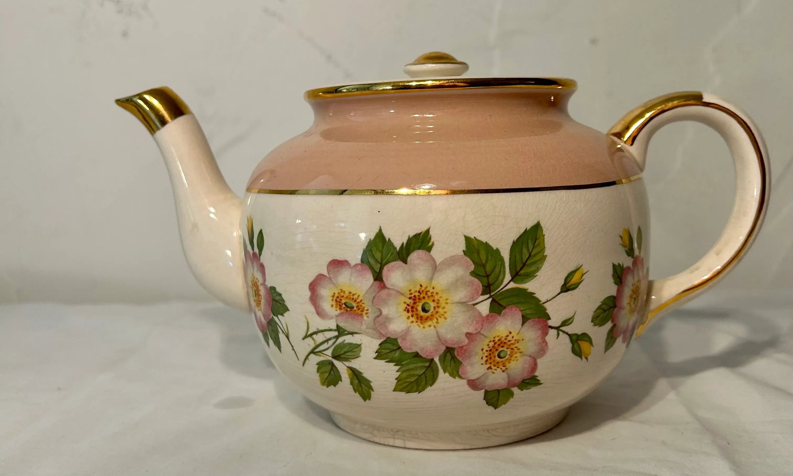 1950s Ellgreave Pink Floral Tea Pot With Gold Trim - 12