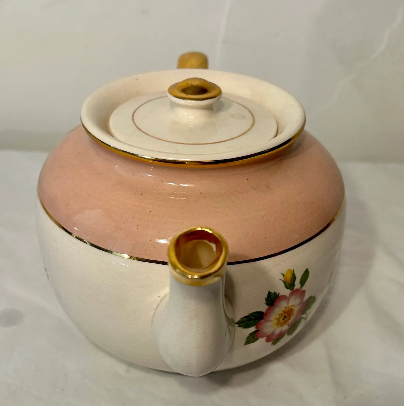 1950s Ellgreave Pink Floral Tea Pot With Gold Trim - 3