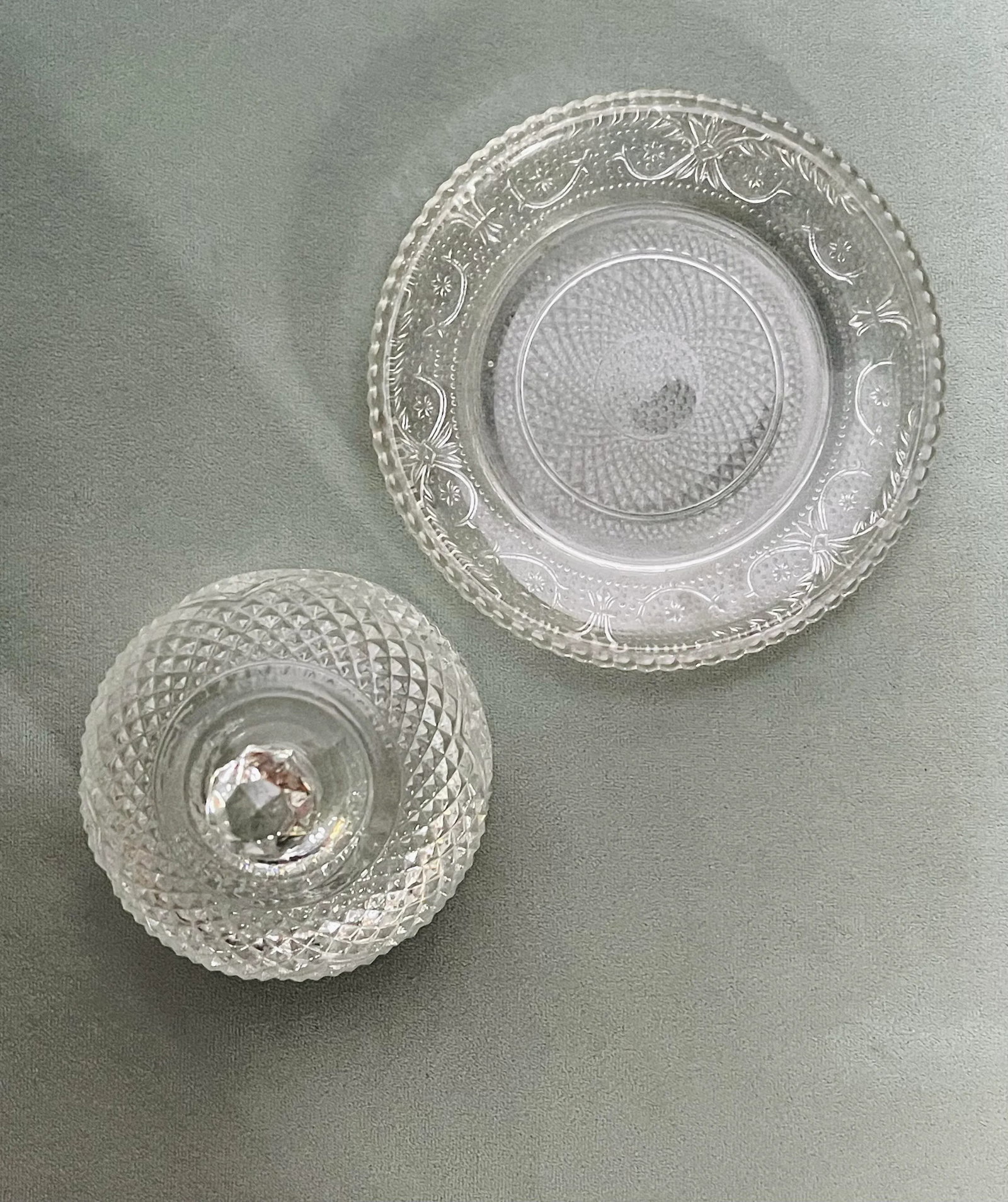 Vintage Diamond Pattern Pressed Glass Butter Dish - 4