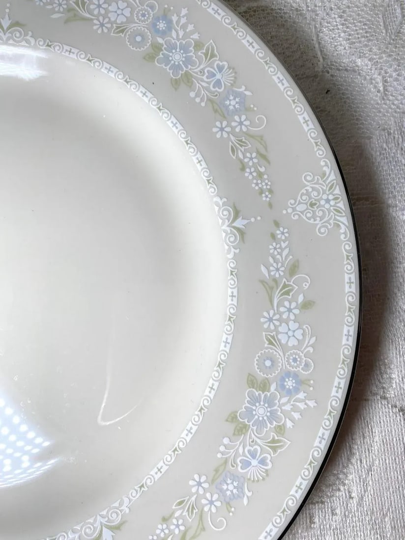1990s Pickard Hand Decorated Serenity Dinner Plate - Set of 3, Blue & White Flowers, Moss Green Leav - 4