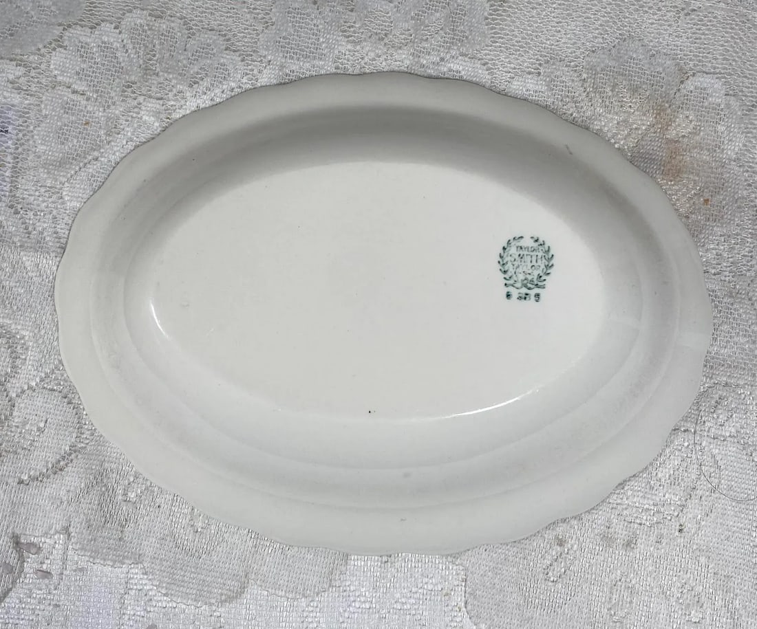 1970s Taylor, Smith Pink Castle Oval Vegetable Bowl - Dark Pink English Scenes, Garland Shape - 7