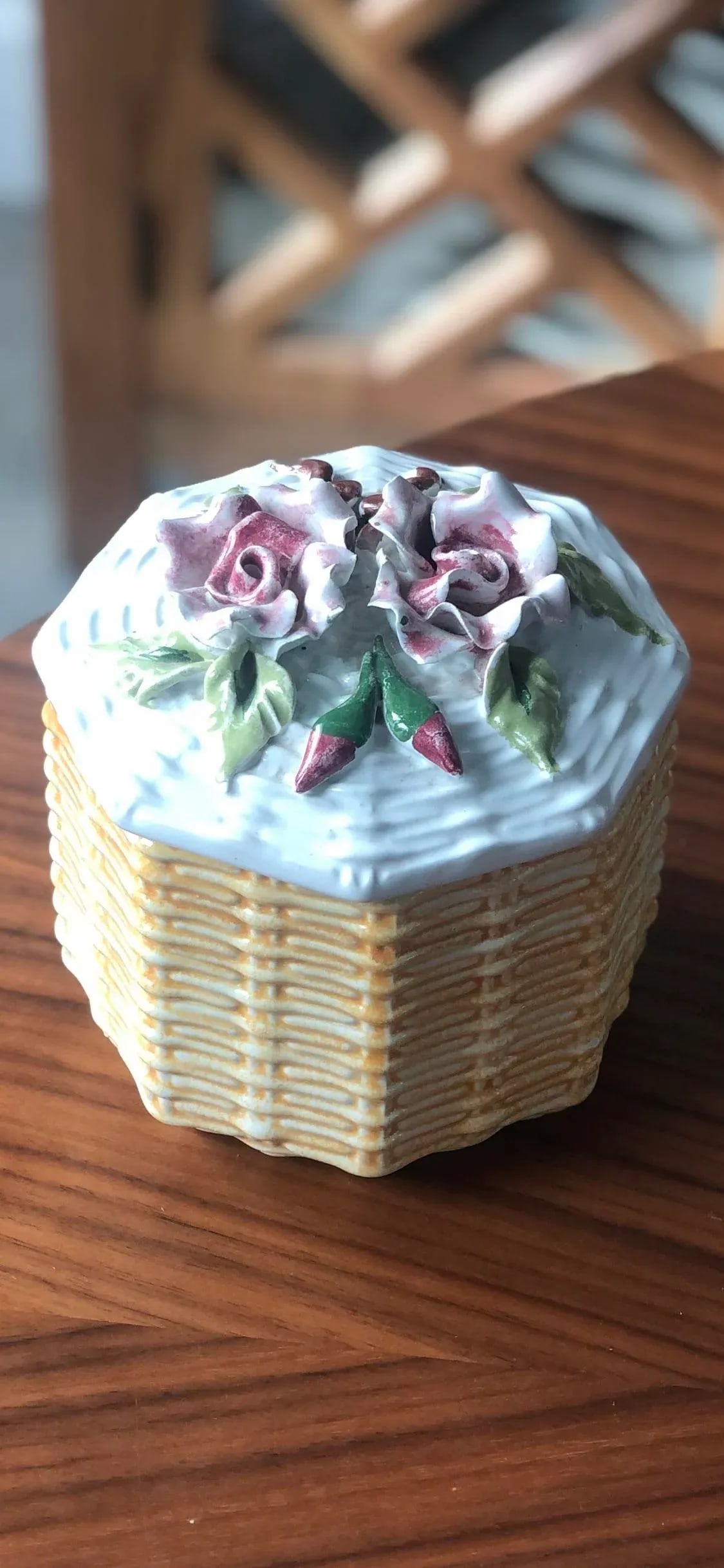 Mid-20th Century Italian Ceramic Flower Topped Box by Bellini - 2