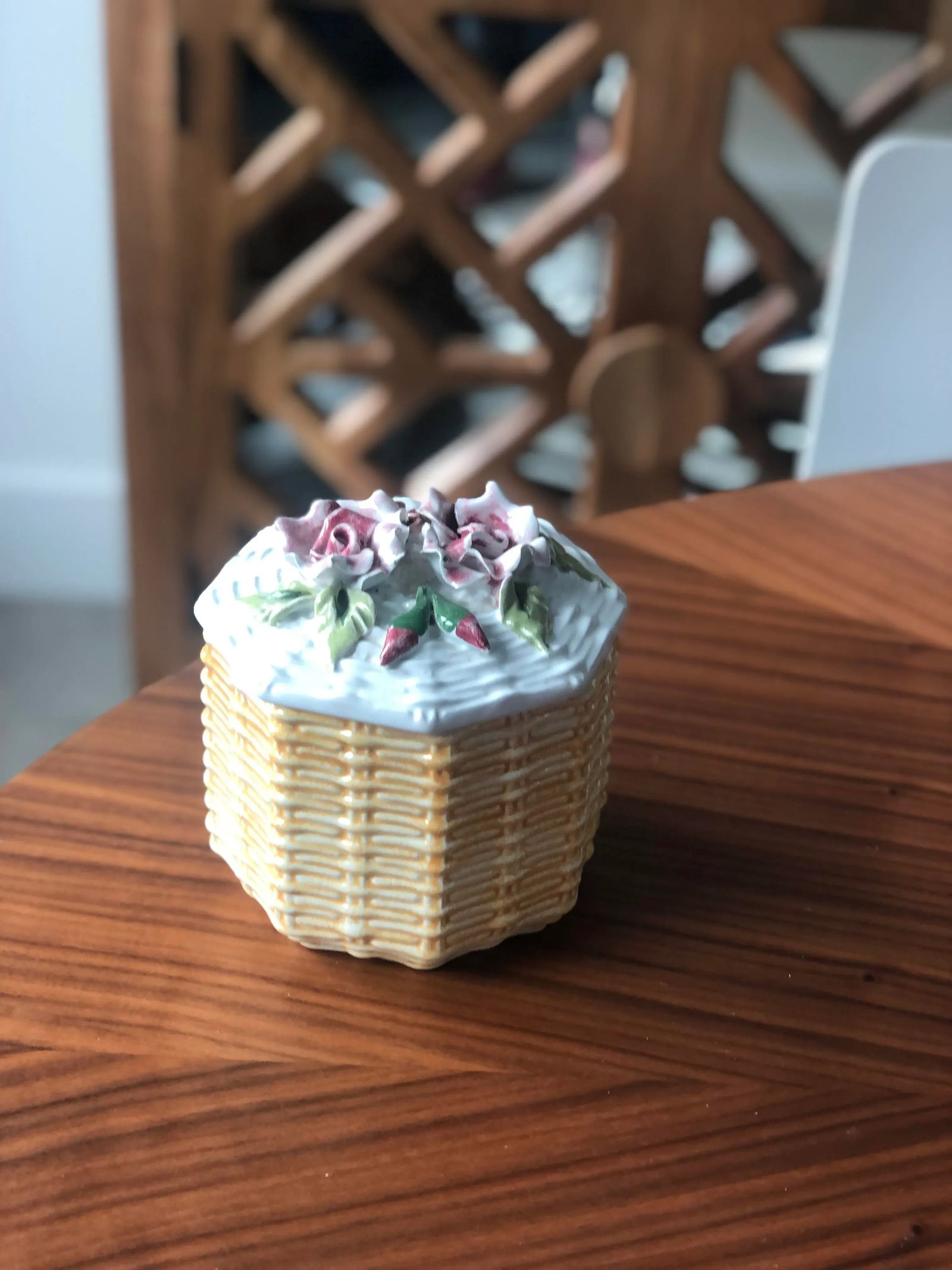 Mid-20th Century Italian Ceramic Flower Topped Box by Bellini - 3