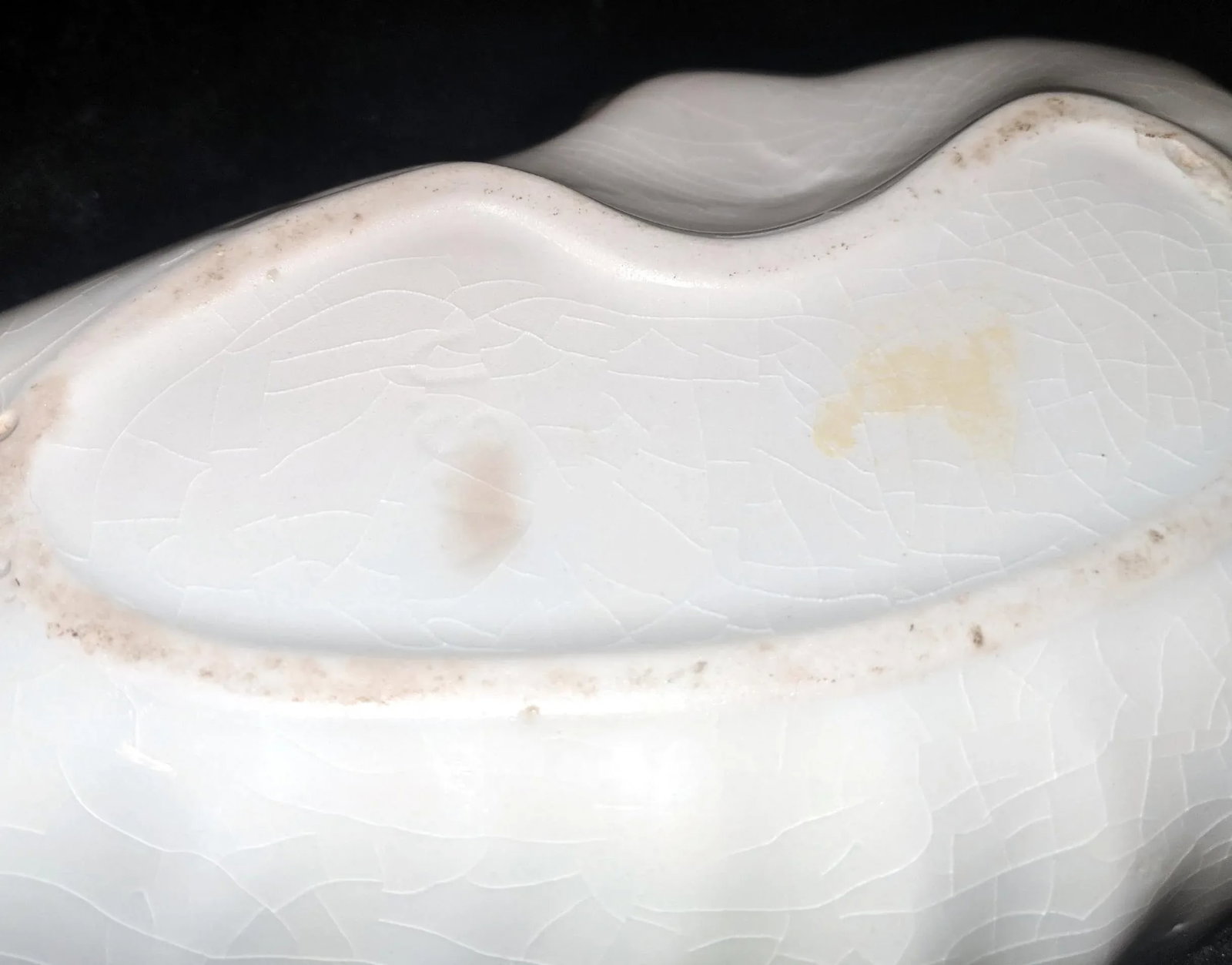 Retro U.S.A. Pottery Stamped White Dish Candle Holder Scalloped Teardrop Ceramic - 4