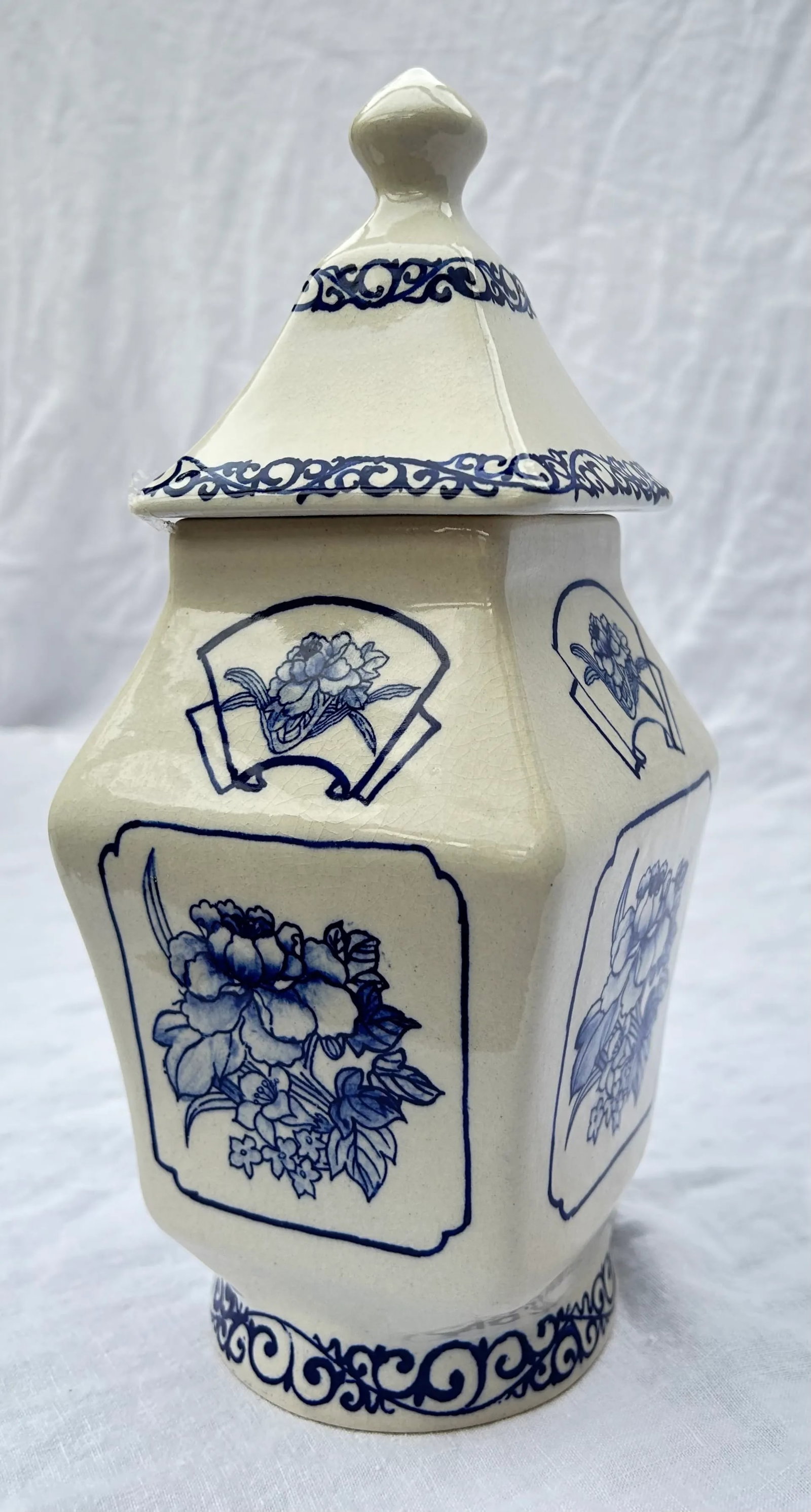 Late 20th Century Delft Style Blue and White Floral Lidded Vase - 5