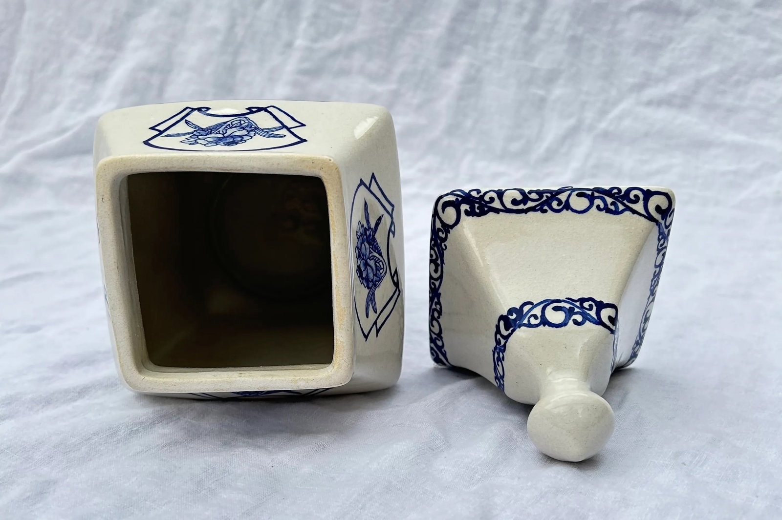 Late 20th Century Delft Style Blue and White Floral Lidded Vase - 6