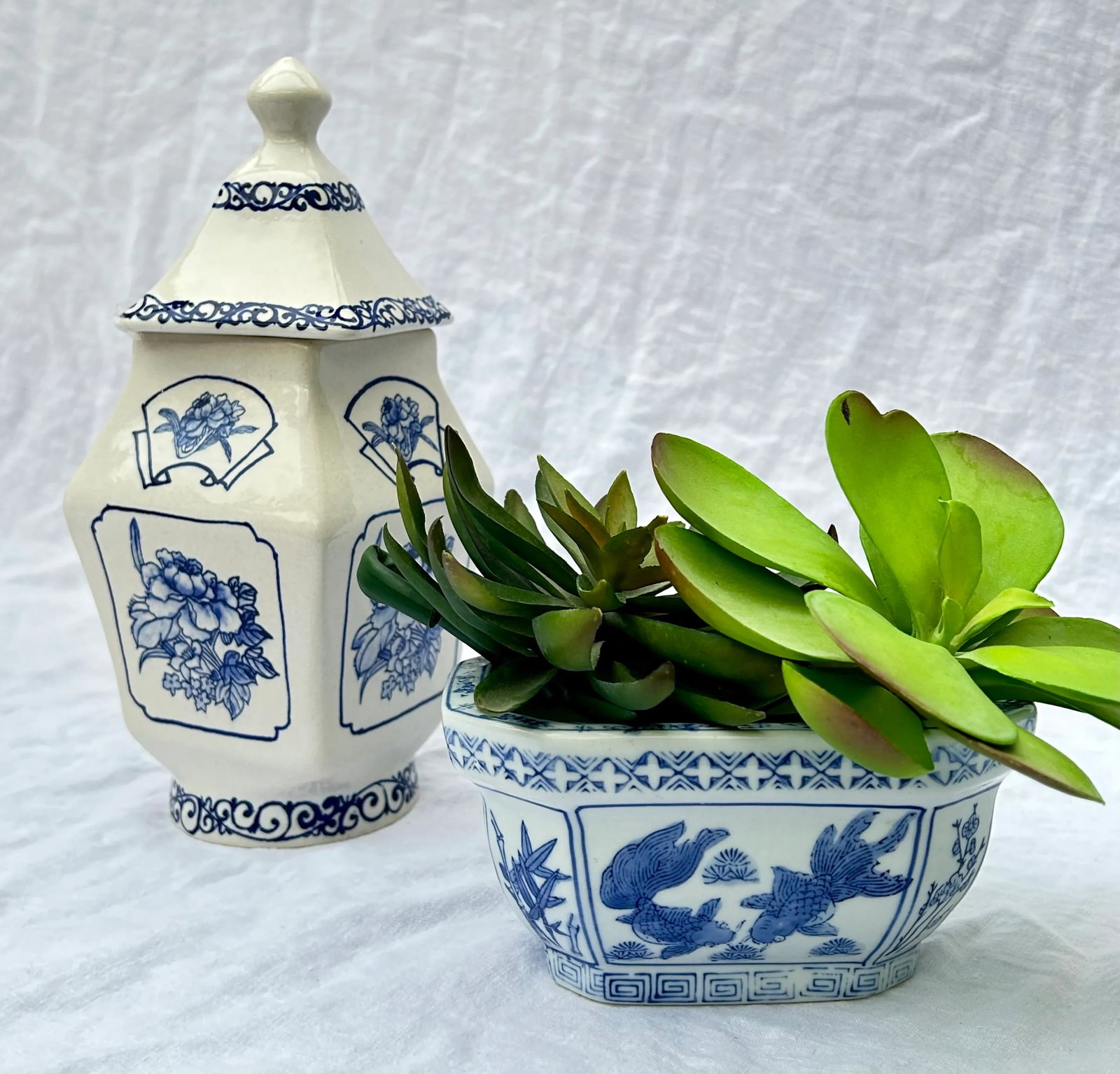 Late 20th Century Delft Style Blue and White Floral Lidded Vase - 7