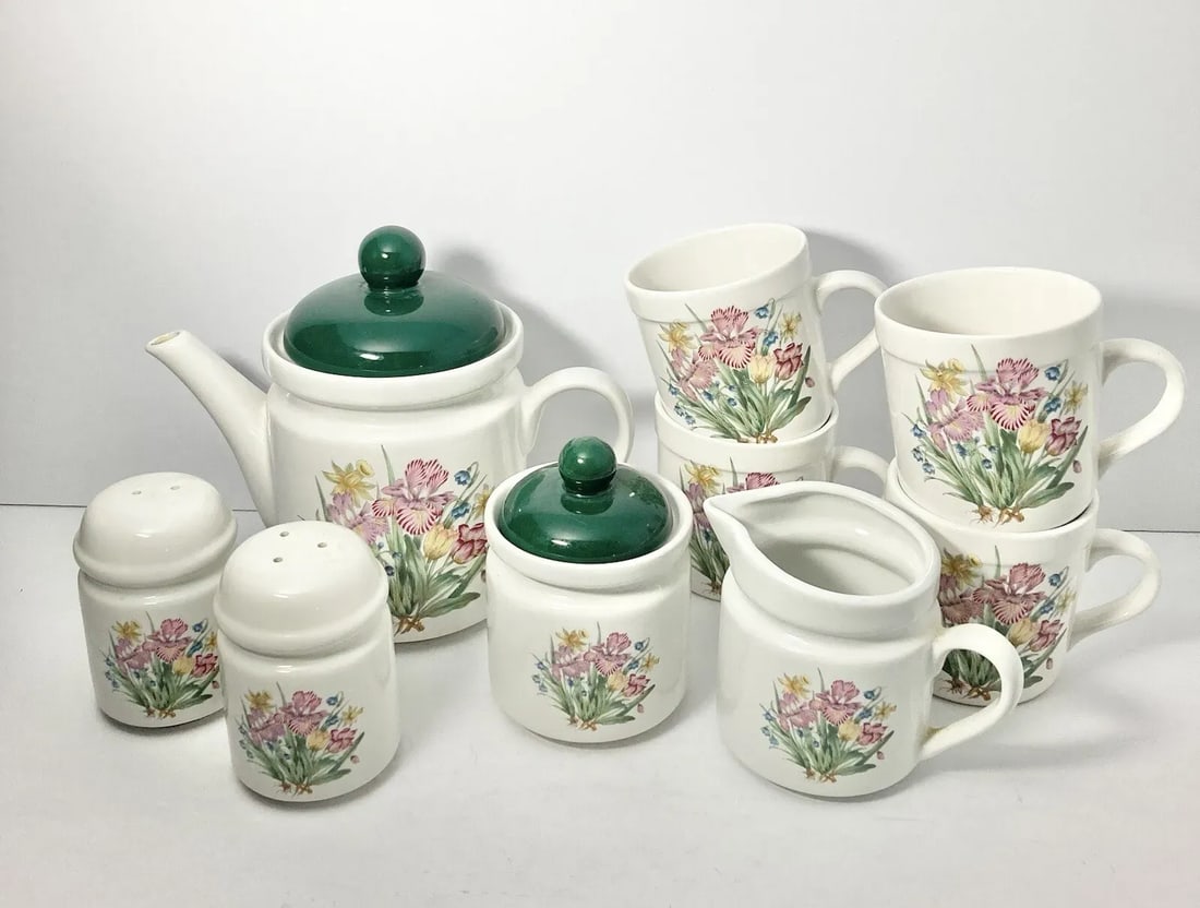 1980s 9-Piece Portmeirion-Style Botanical Floral Iris Ceramic Serving Dinnerware Set - 3