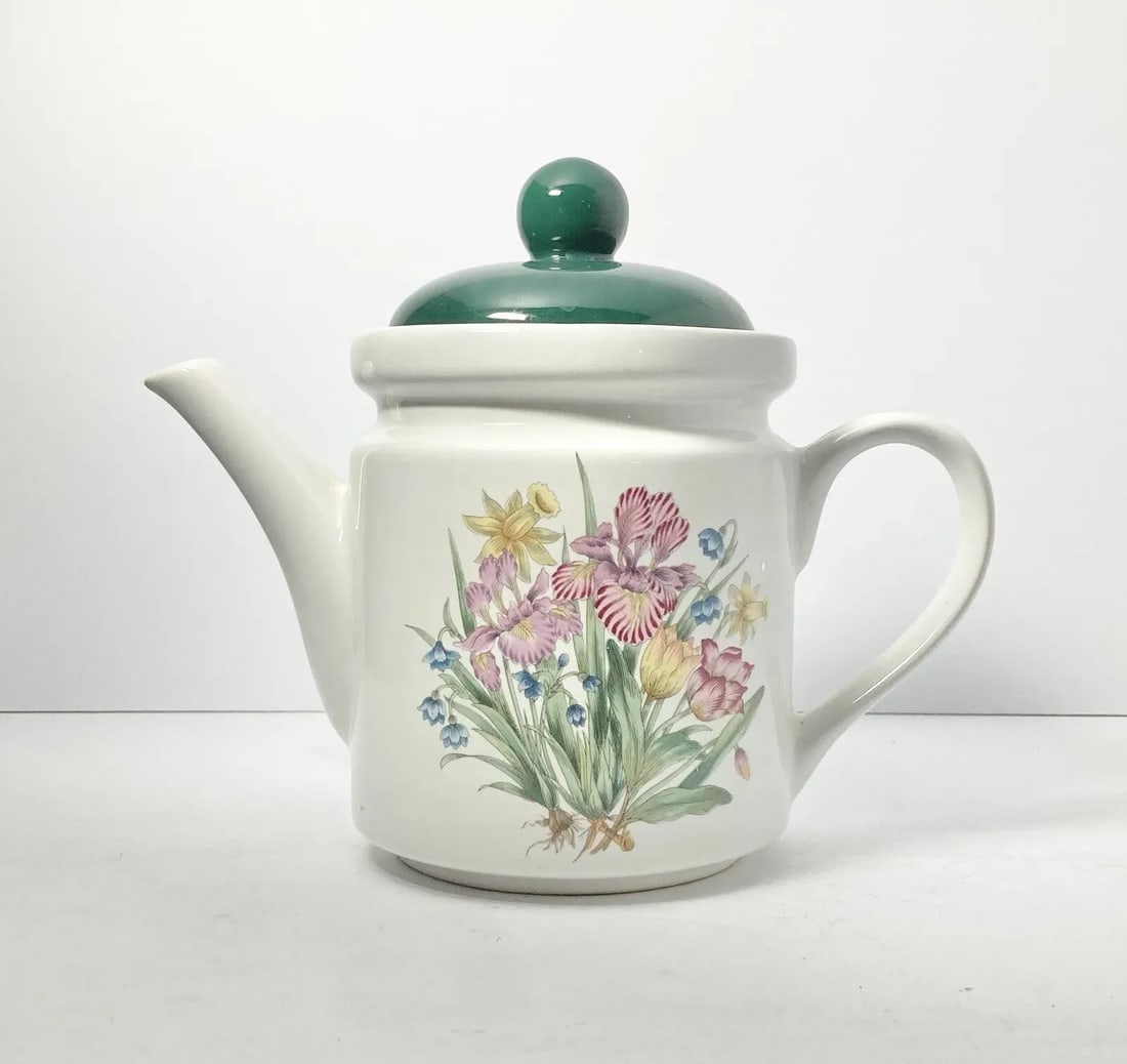 1980s 9-Piece Portmeirion-Style Botanical Floral Iris Ceramic Serving Dinnerware Set - 4