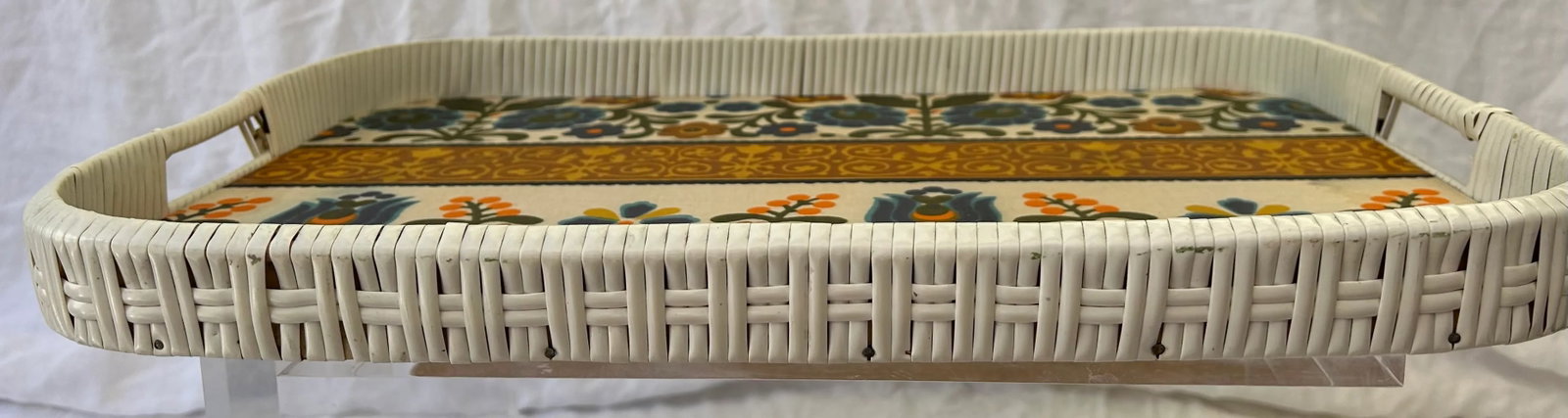 Vintage Boho Chic Americana Floral Lined Faux White Wicker Tray - 4