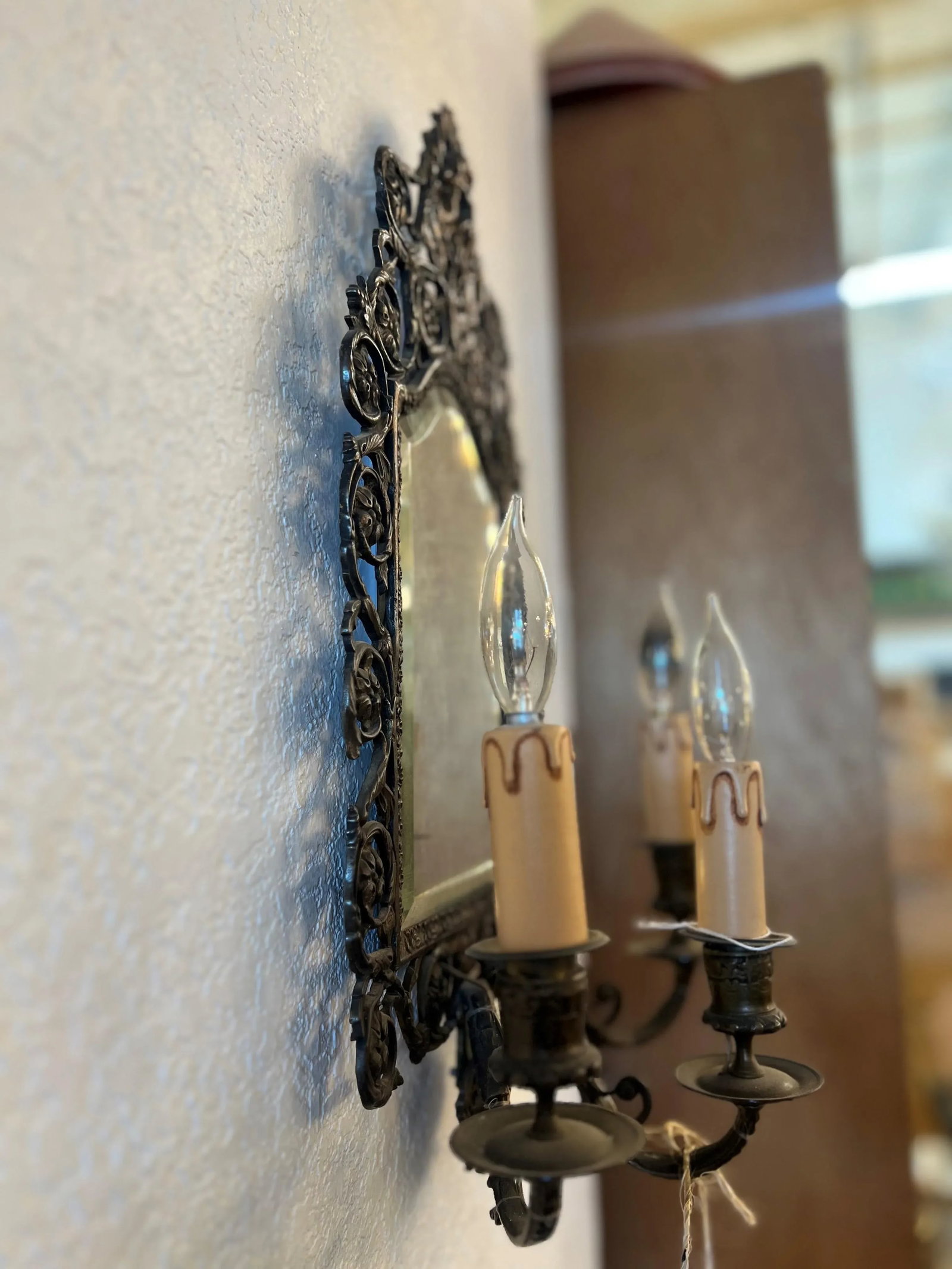 Pair of Late 19th Century American Gilt Bronze & Beveled Mirror Wall Sconces - 3