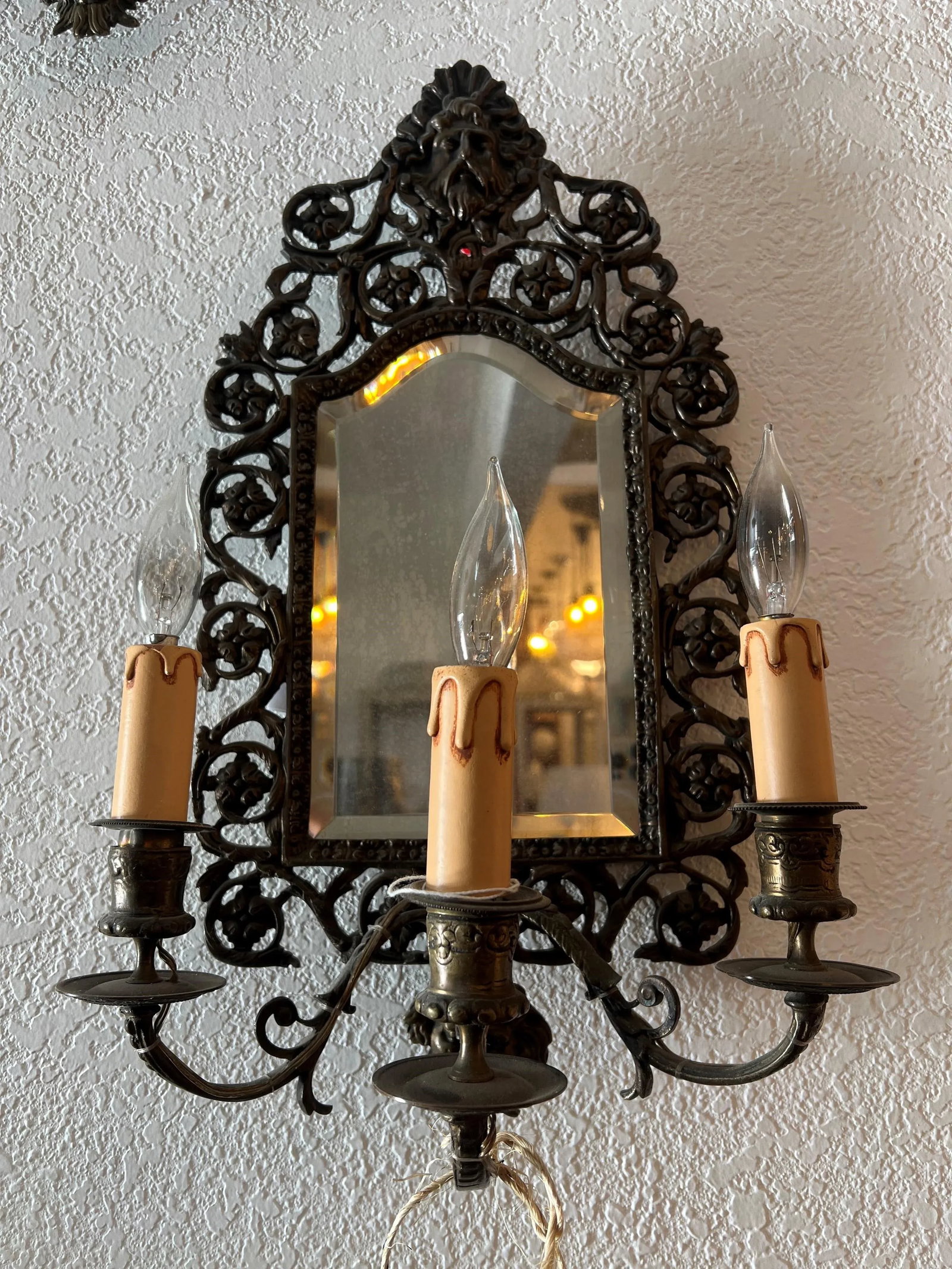 Pair of Late 19th Century American Gilt Bronze & Beveled Mirror Wall Sconces - 5