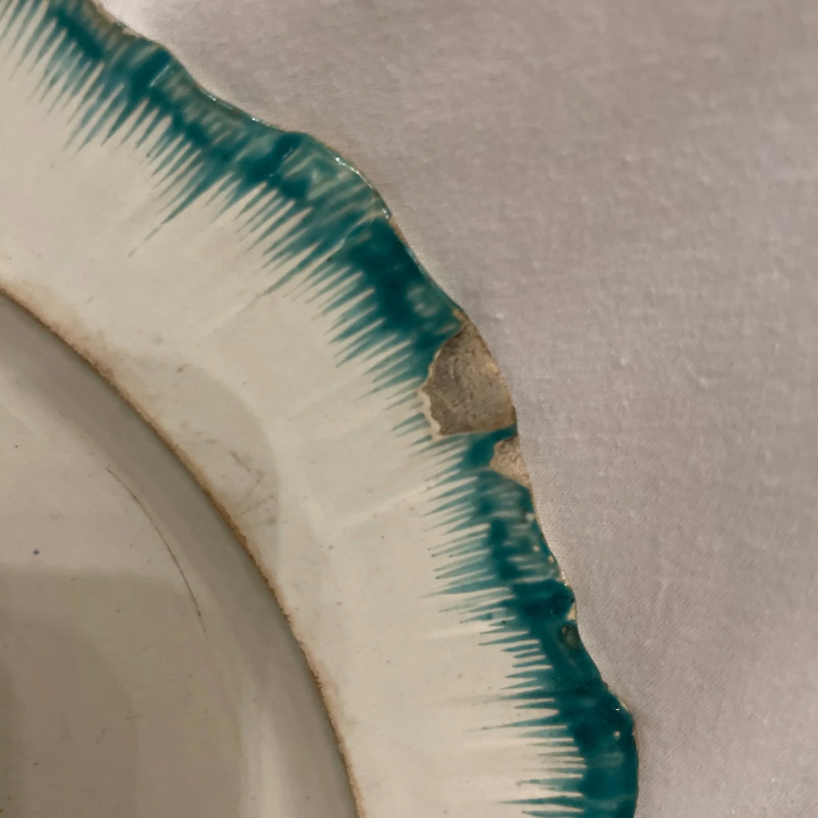 Pair 1780s Wedgwood Shell Edge Plates - 4