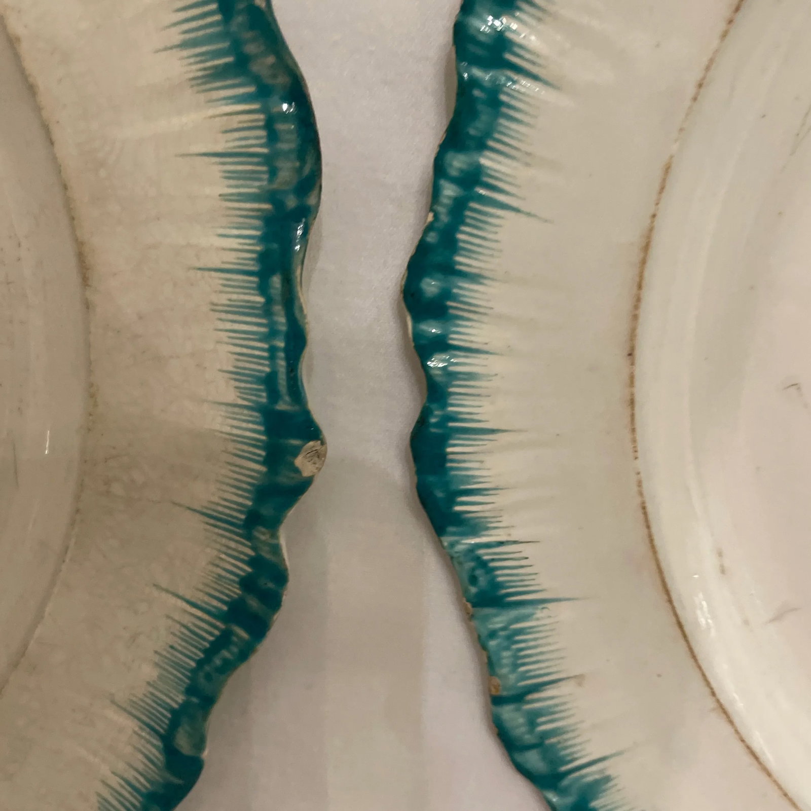 Pair 1780s Wedgwood Shell Edge Plates - 5