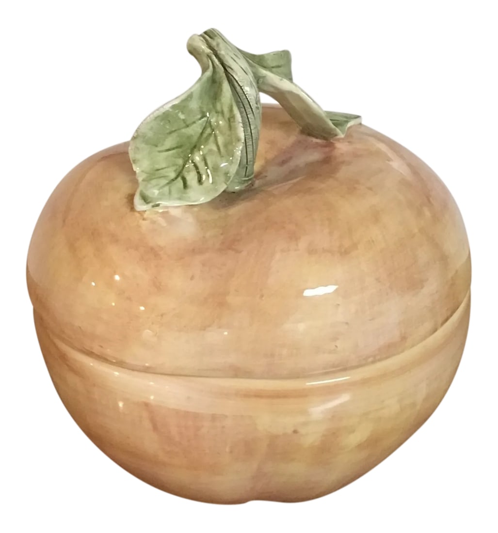 Italian Peach Fruit Pottery Lidded Dish: Italian pottery of a peach. Candy dish with a lid. Marked GBC Italy Condition: Alterations: Original Condition Unaltered Imperfections: Some Imperfections Condition Notes: Like new Origin: Italy