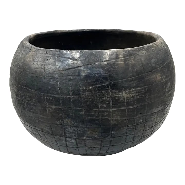 Sejnane Clay Bowl: In Northern Tunisia, the women of the Sejnane region have inherited a craft handed down from generation to generation, mother to daughter, passed down for thousands of years. These clay motifs