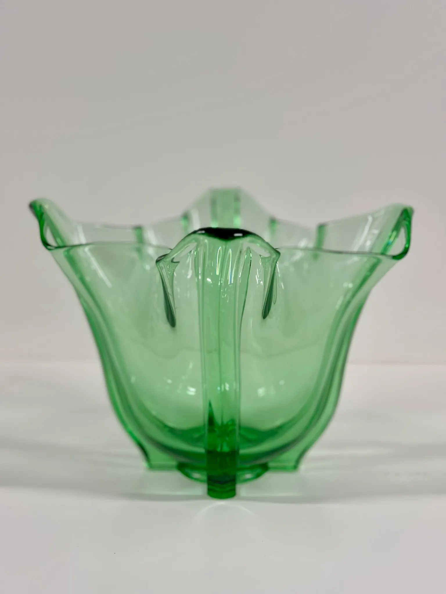 Hand Blown Green Handkerchief Vase, Italy, Circa 1960. - 2
