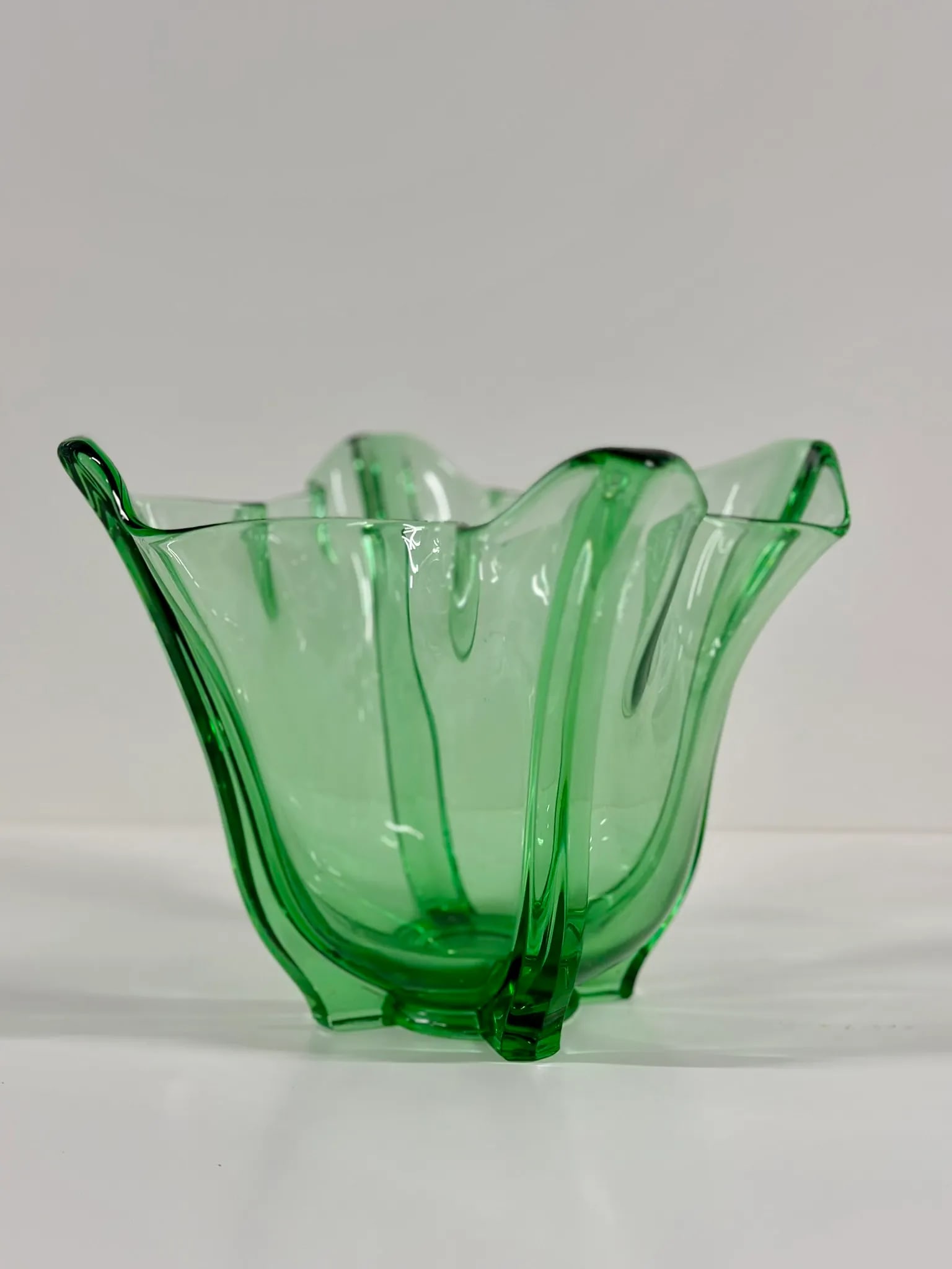 Hand Blown Green Handkerchief Vase, Italy, Circa 1960. - 3