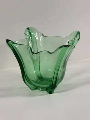 Hand Blown Green Handkerchief Vase, Italy, Circa 1960. - 4