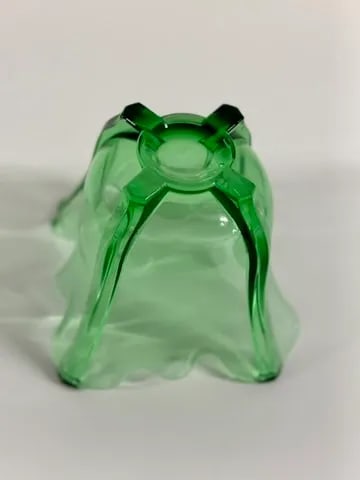 Hand Blown Green Handkerchief Vase, Italy, Circa 1960. - 6