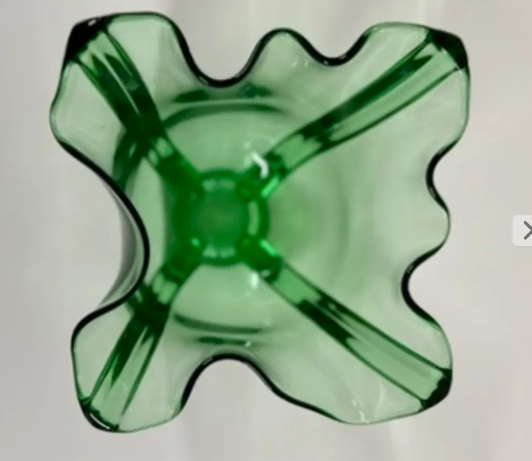 Hand Blown Green Handkerchief Vase, Italy, Circa 1960. - 7