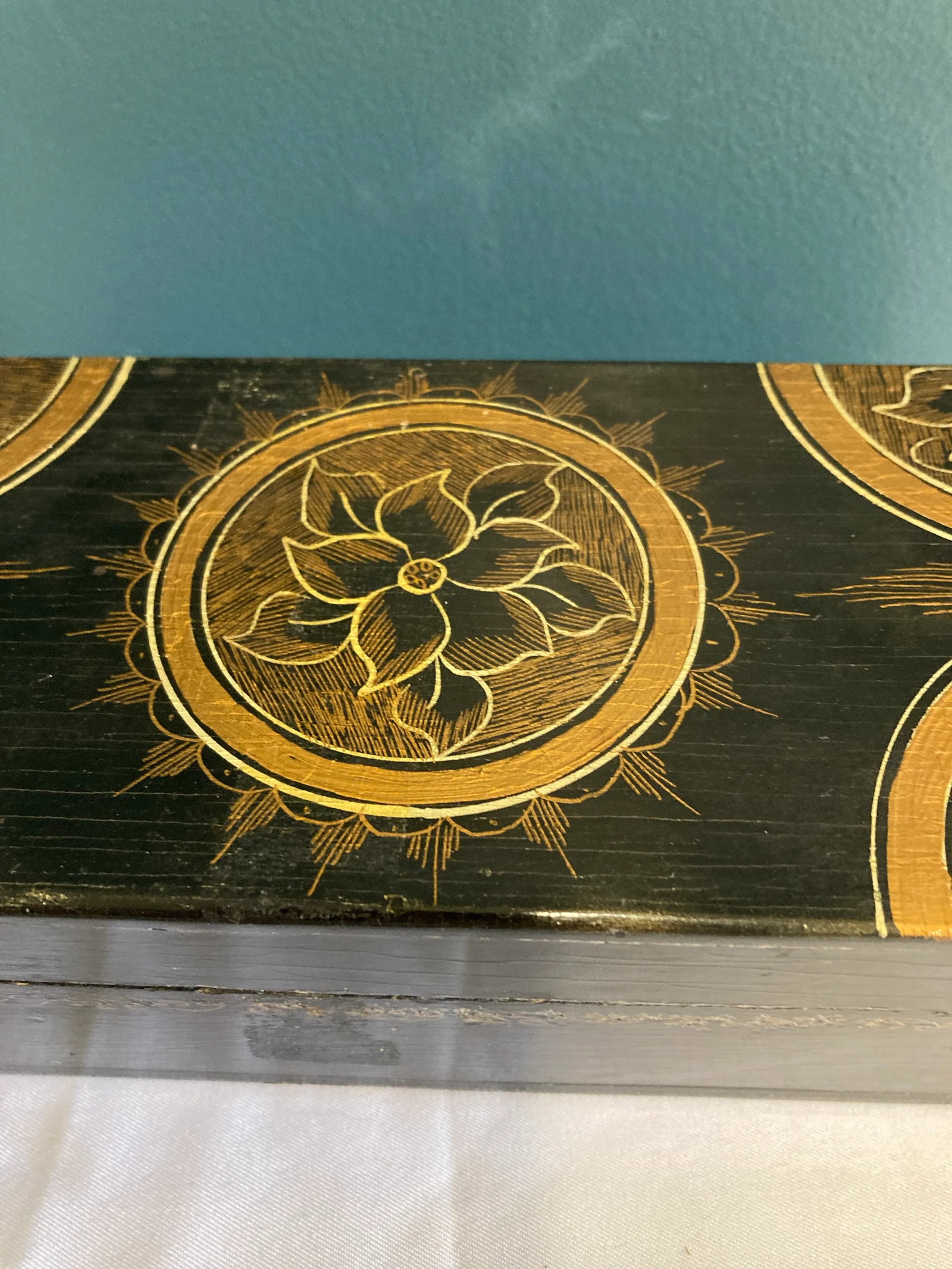 Vintage Gold and Black Lacquered Floral Decorative Box - 2