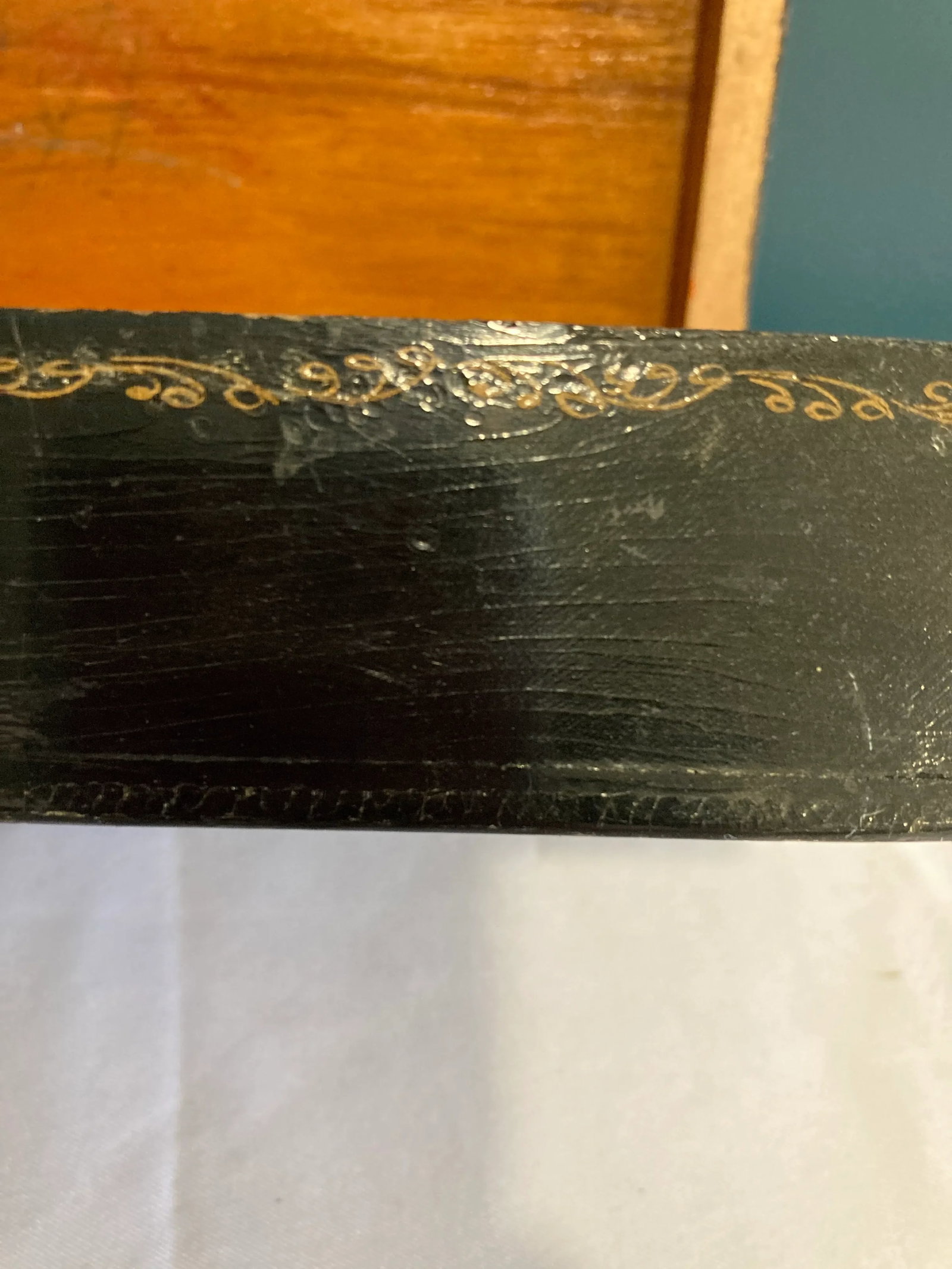 Vintage Gold and Black Lacquered Floral Decorative Box - 7