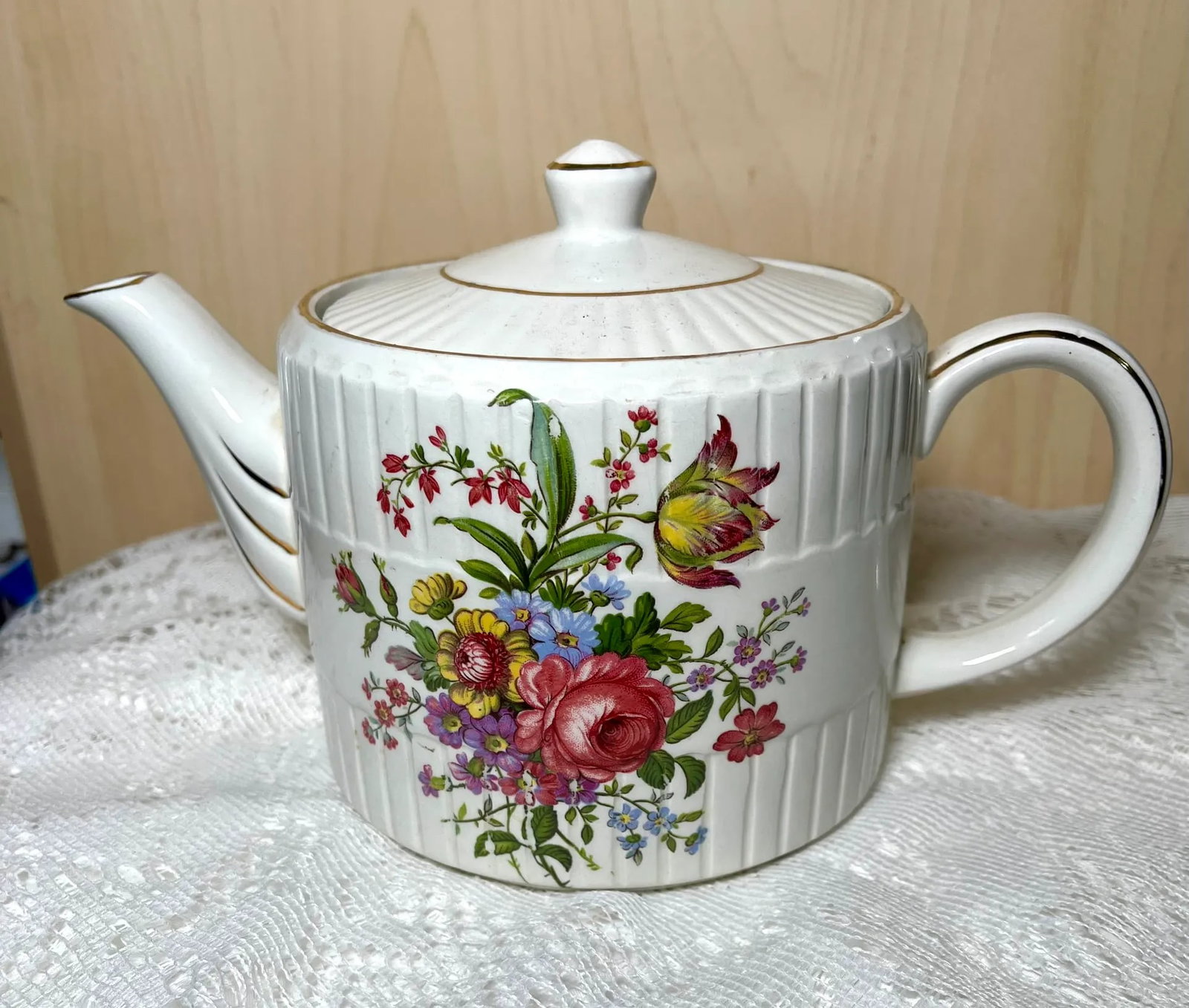1970s Wood & Sons England Ellgreave a Div. Tea Pot, Ribbed, Pin Rose and Multifloras - 2