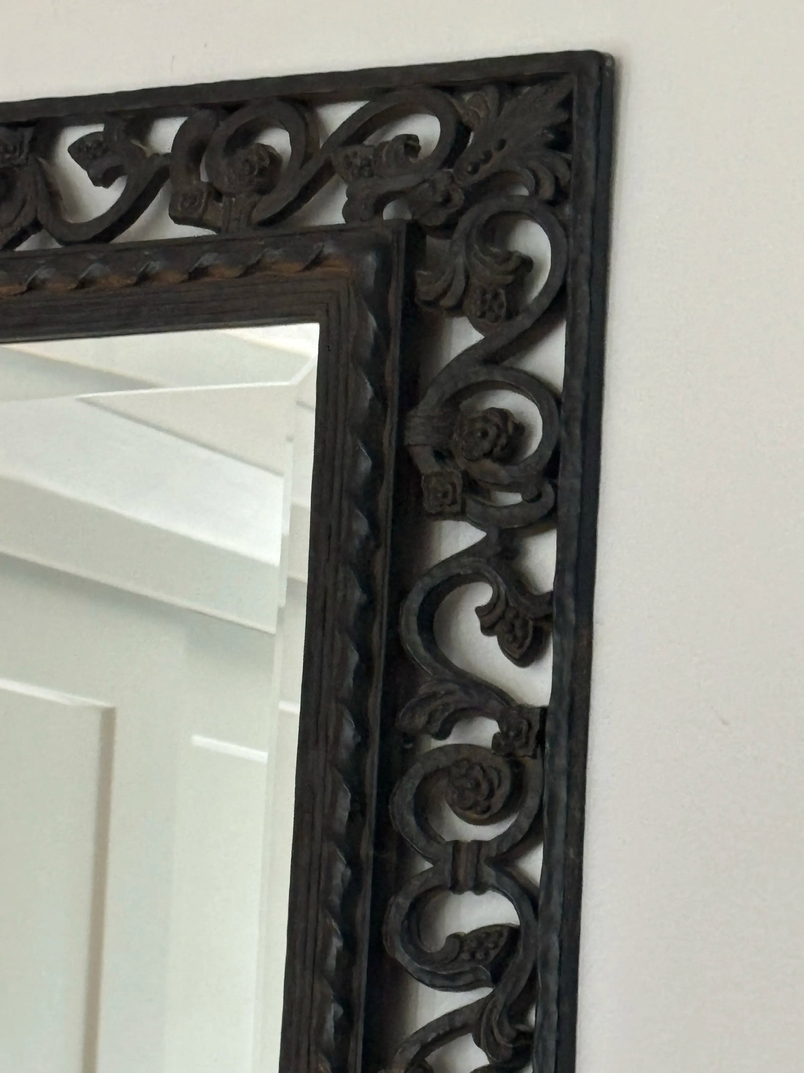 Mid Century Syroco 1964 Floral Design Mirror - 3