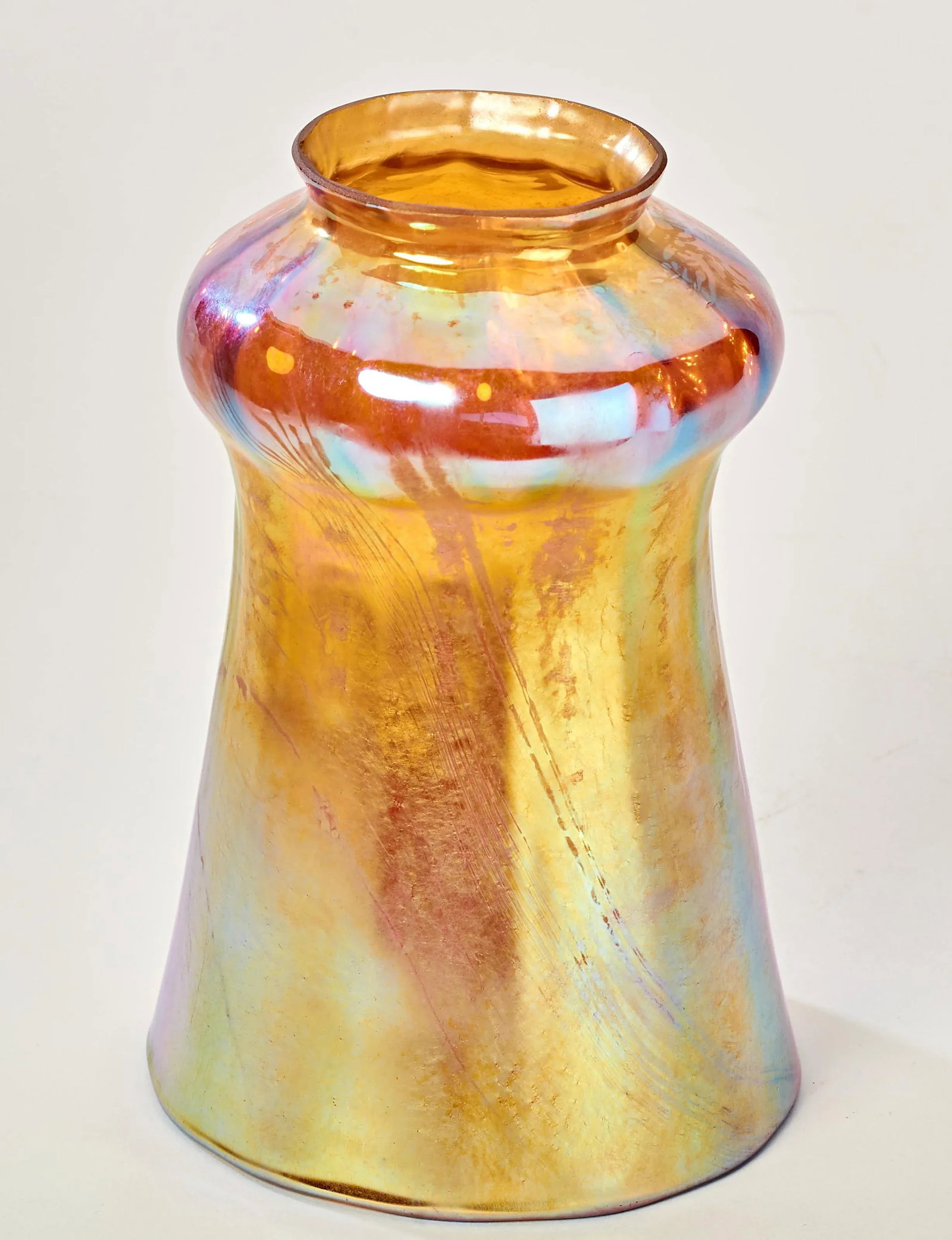 Mid 20th Century Tiffany Style Chalice/Horn Art Glass Lamp Shade - 4